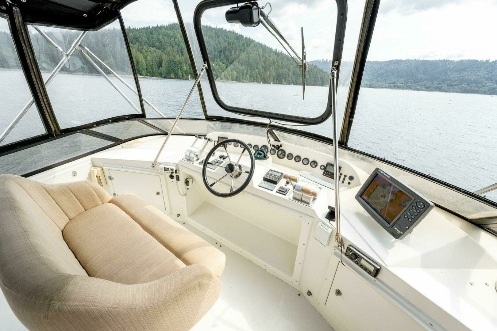 1997 Navigator Sundance 5600 - Image 51