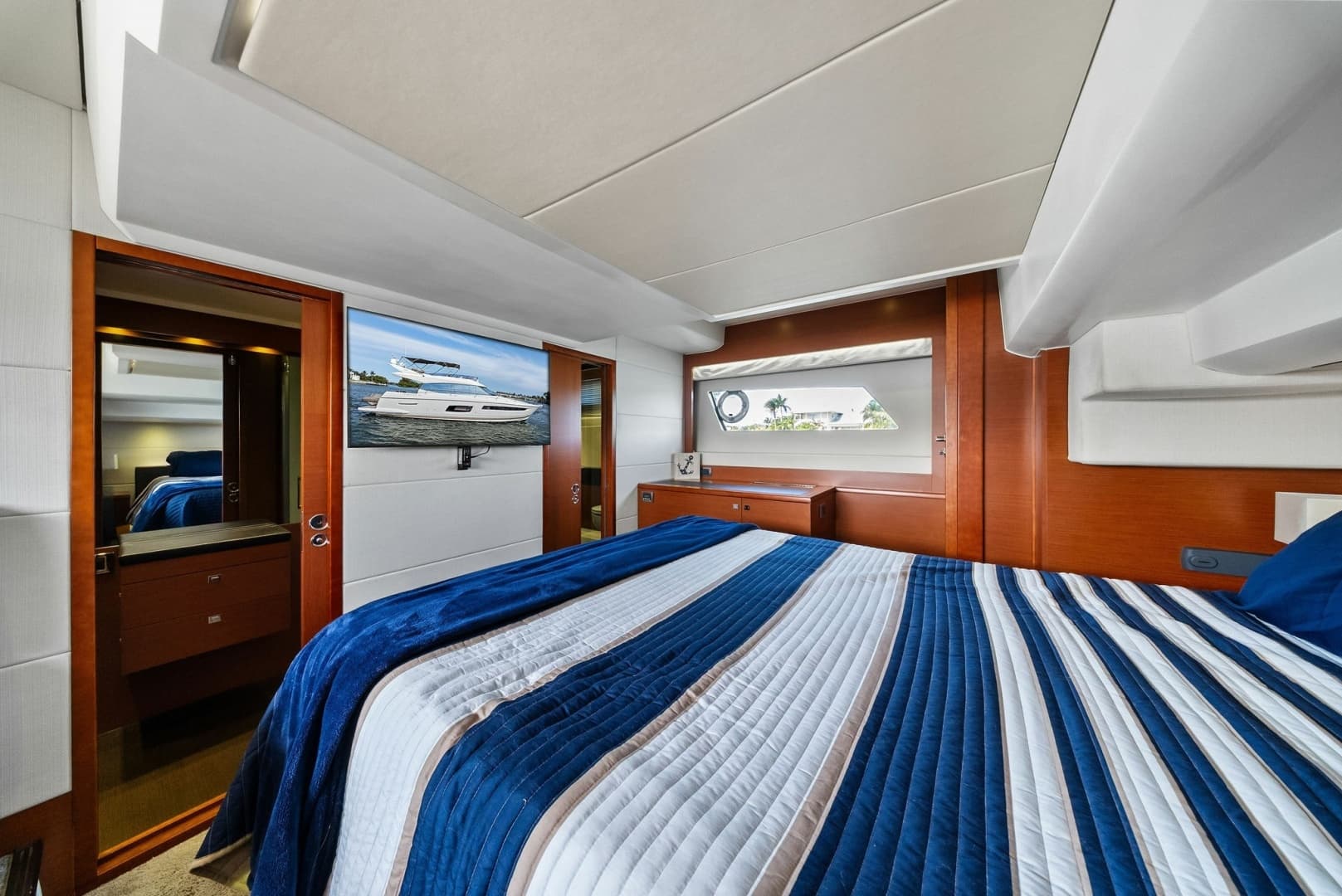 2015 Prestige 550 - Image 38