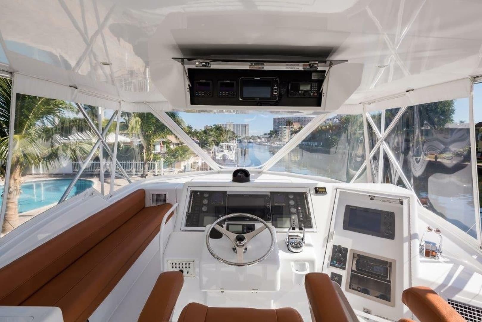 2000 Hatteras 60 Convertible - Image 7
