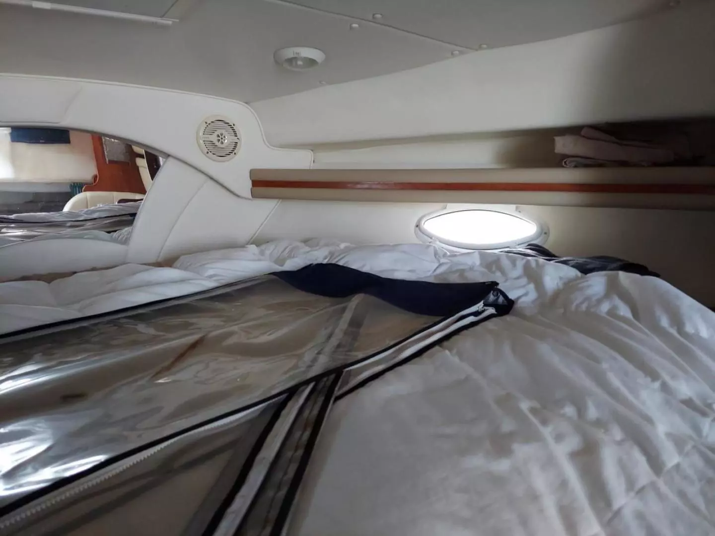 2004 Rinker 342 Fiesta Vee - Image 27
