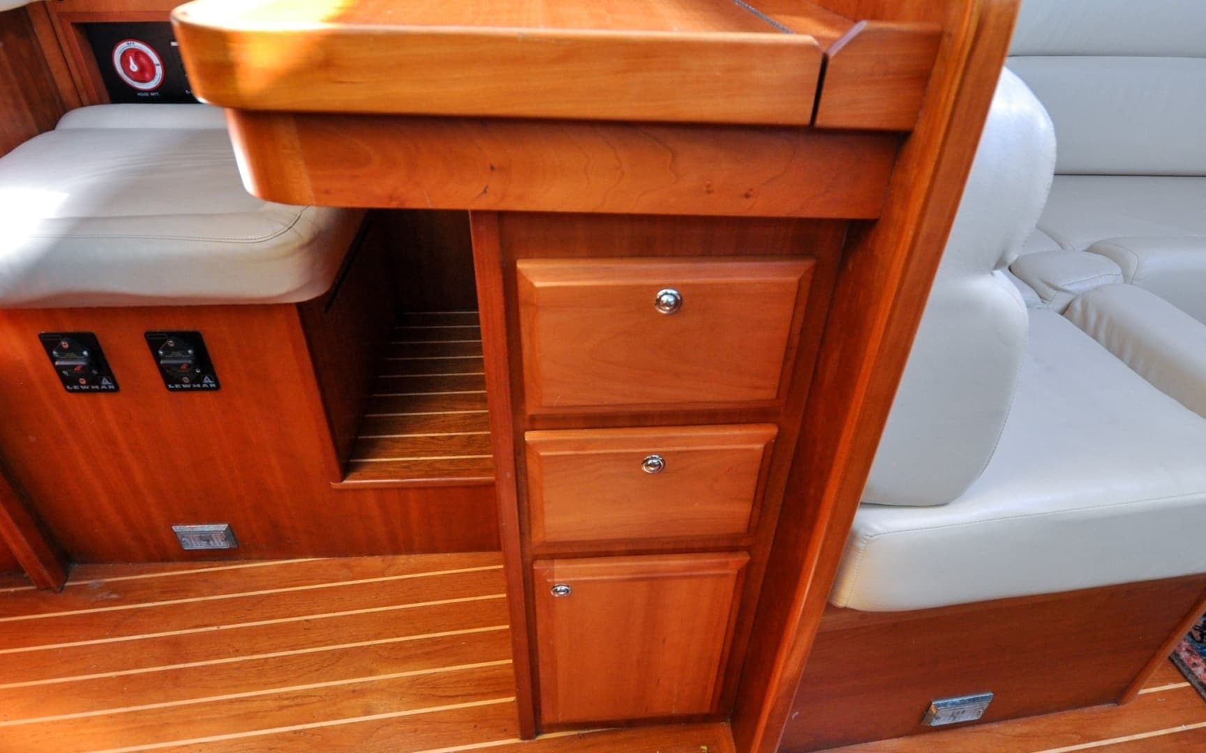 2004 Sabre 426 - Image 93