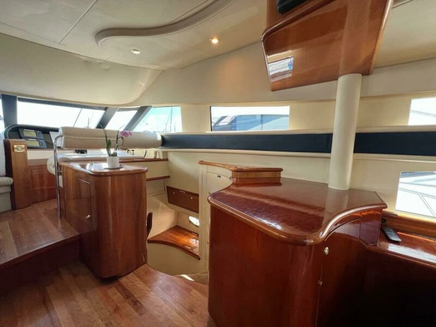 2001 Neptunus 56 Flybridge - Image 13