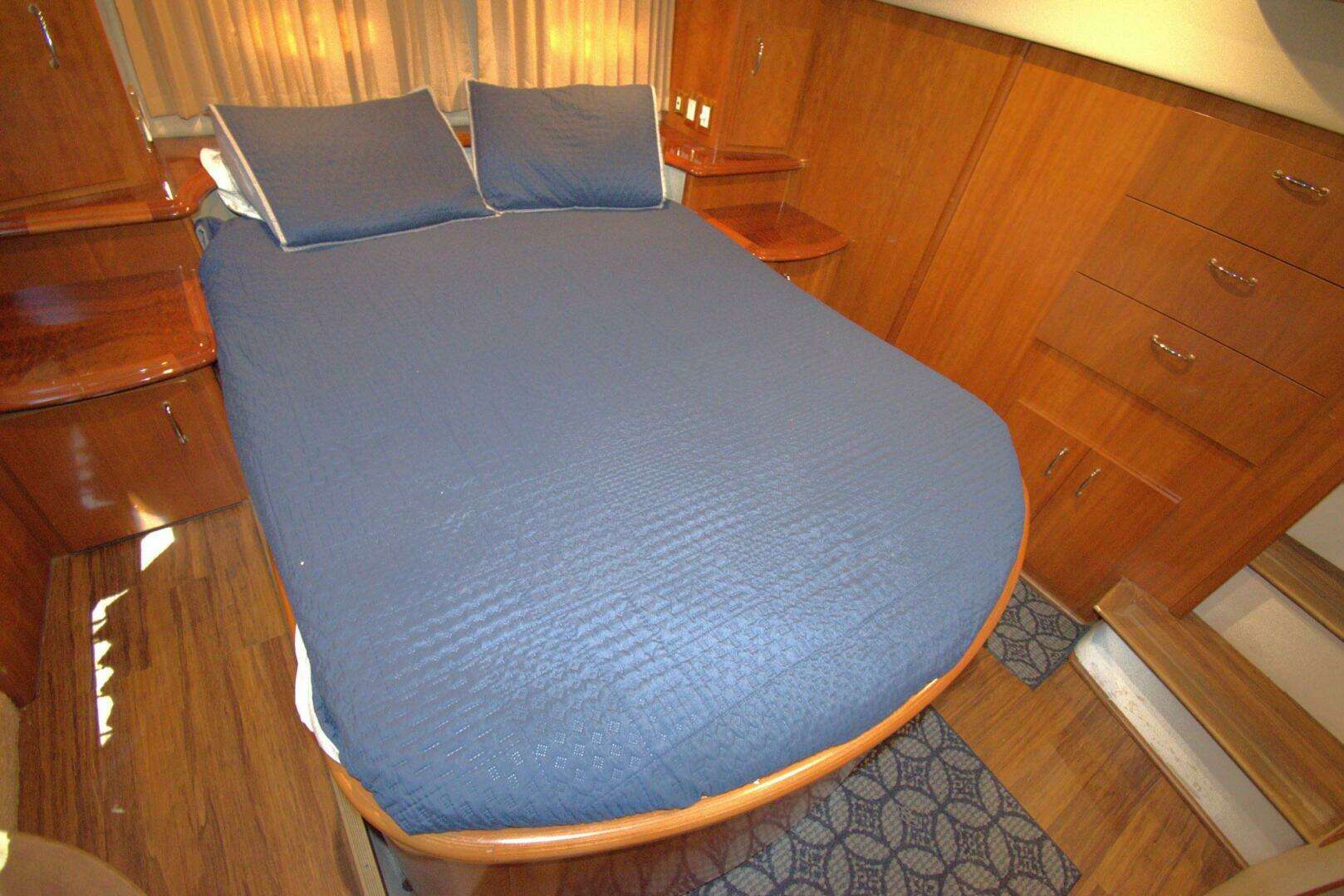 2005 Carver 444 Cockpit Motor Yacht - Image 34