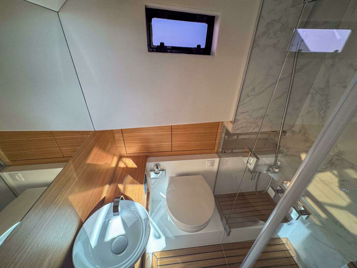 2026 De Antonio Yachts D42 - Image 41