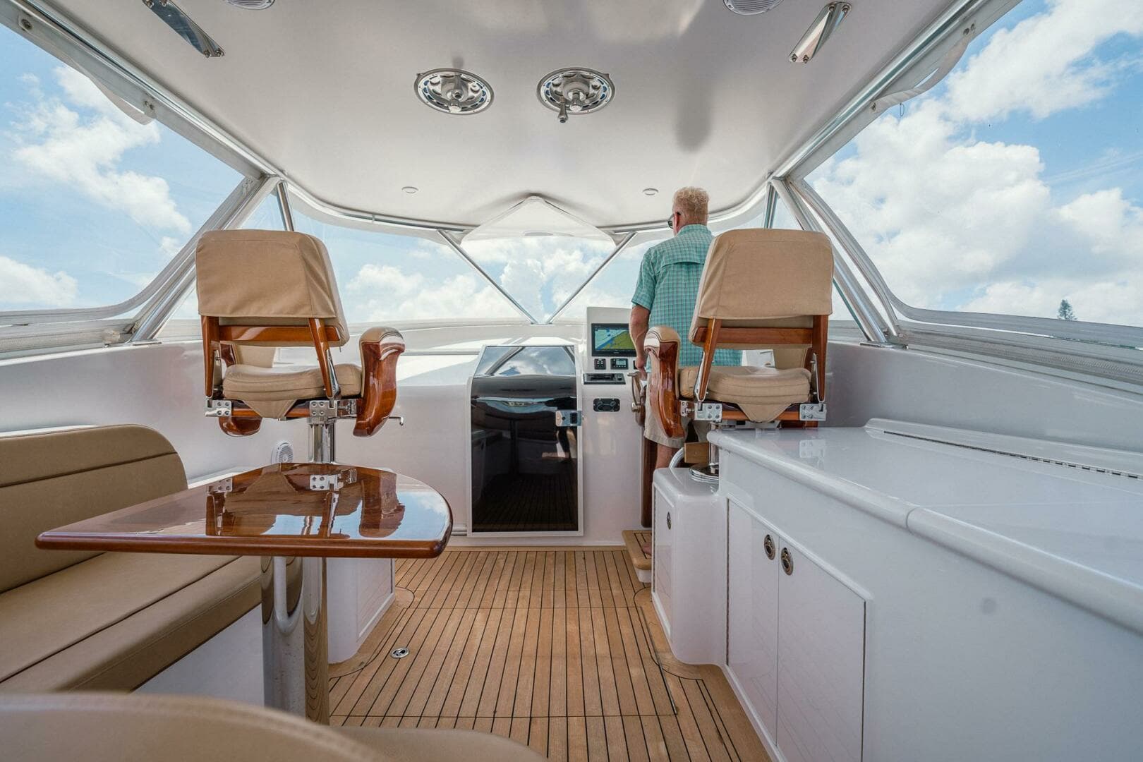 2012 Winter Custom Yachts 38 Express - Image 31