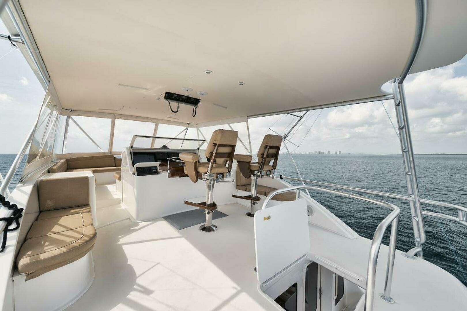 2005 Ocean 73 Super Sport - Image 19