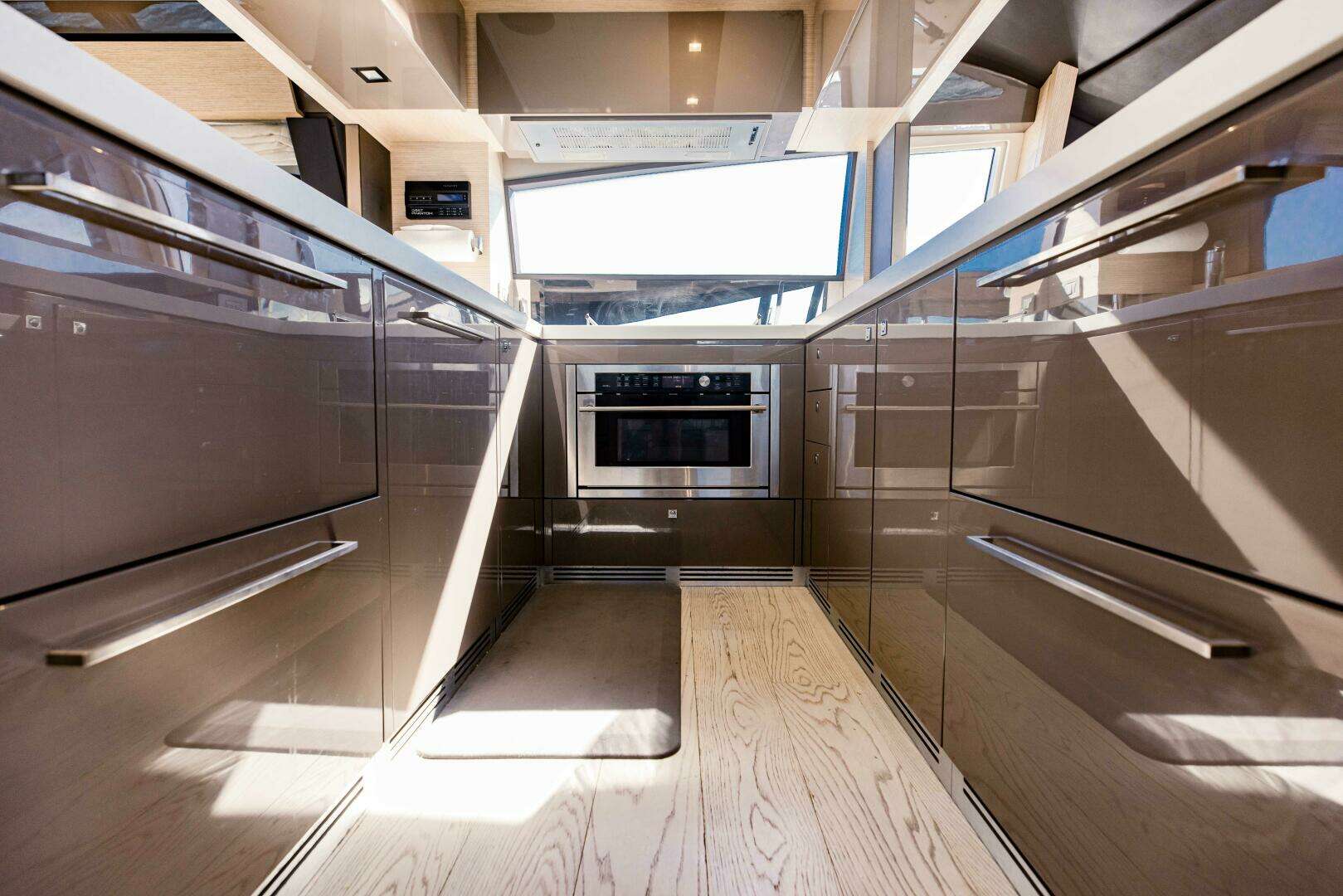 2017 Ferretti Yachts 750 - Image 62
