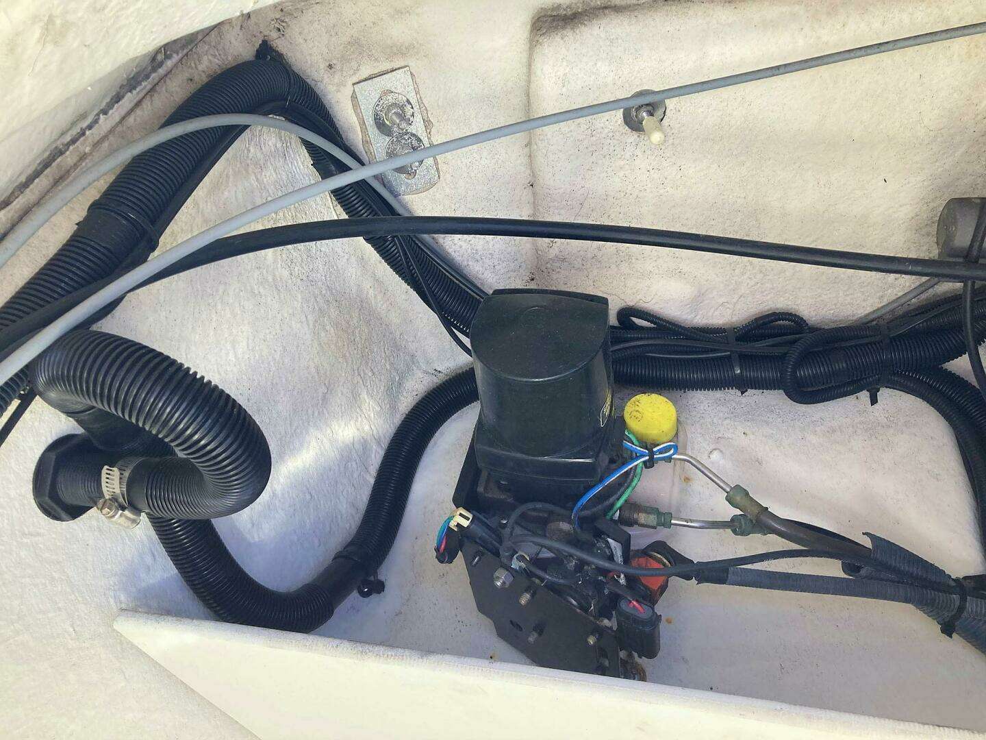 2012 Sea Ray 190 Sport - Image 27