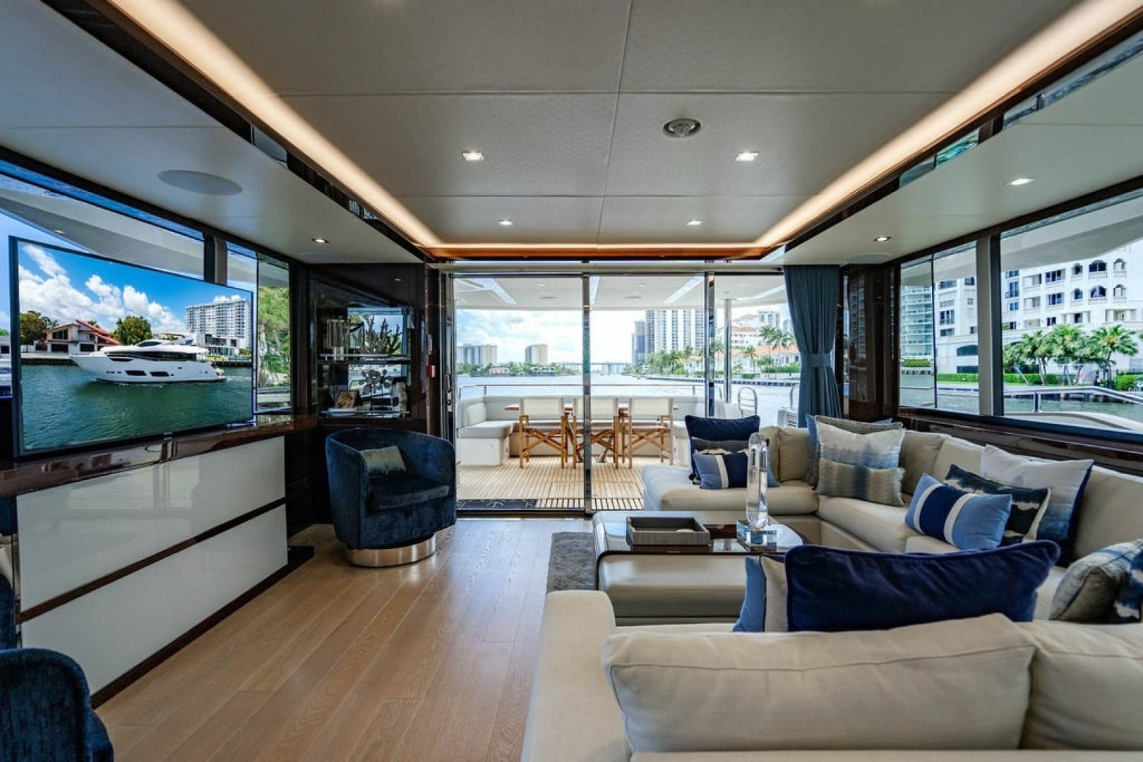 2019 Sunseeker 95 Motor Yacht - Image 39