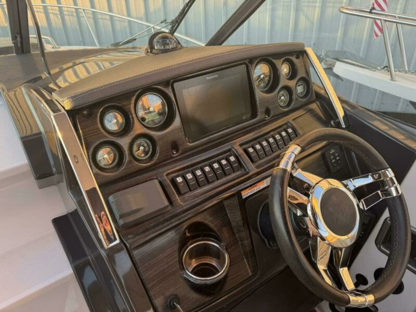 2018 Monterey 295 Sport Yacht - Image 24