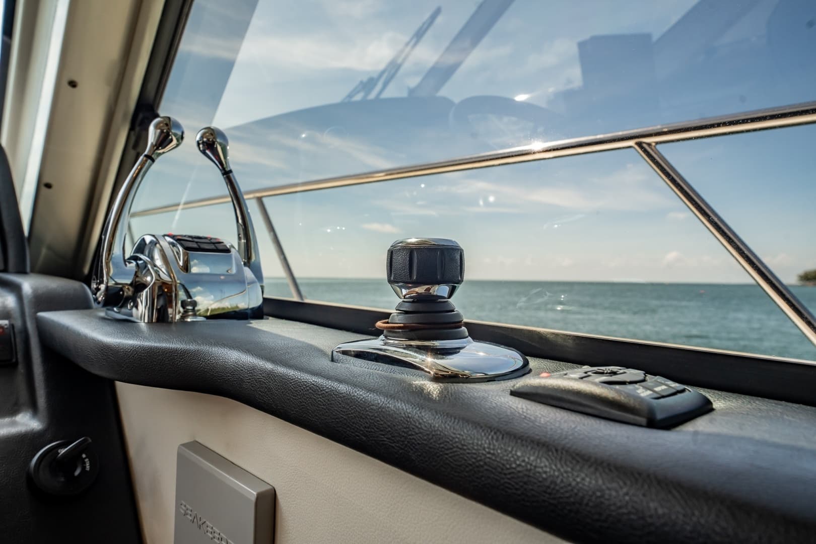 2016 Riviera 5000 Sport Yacht - Image 46