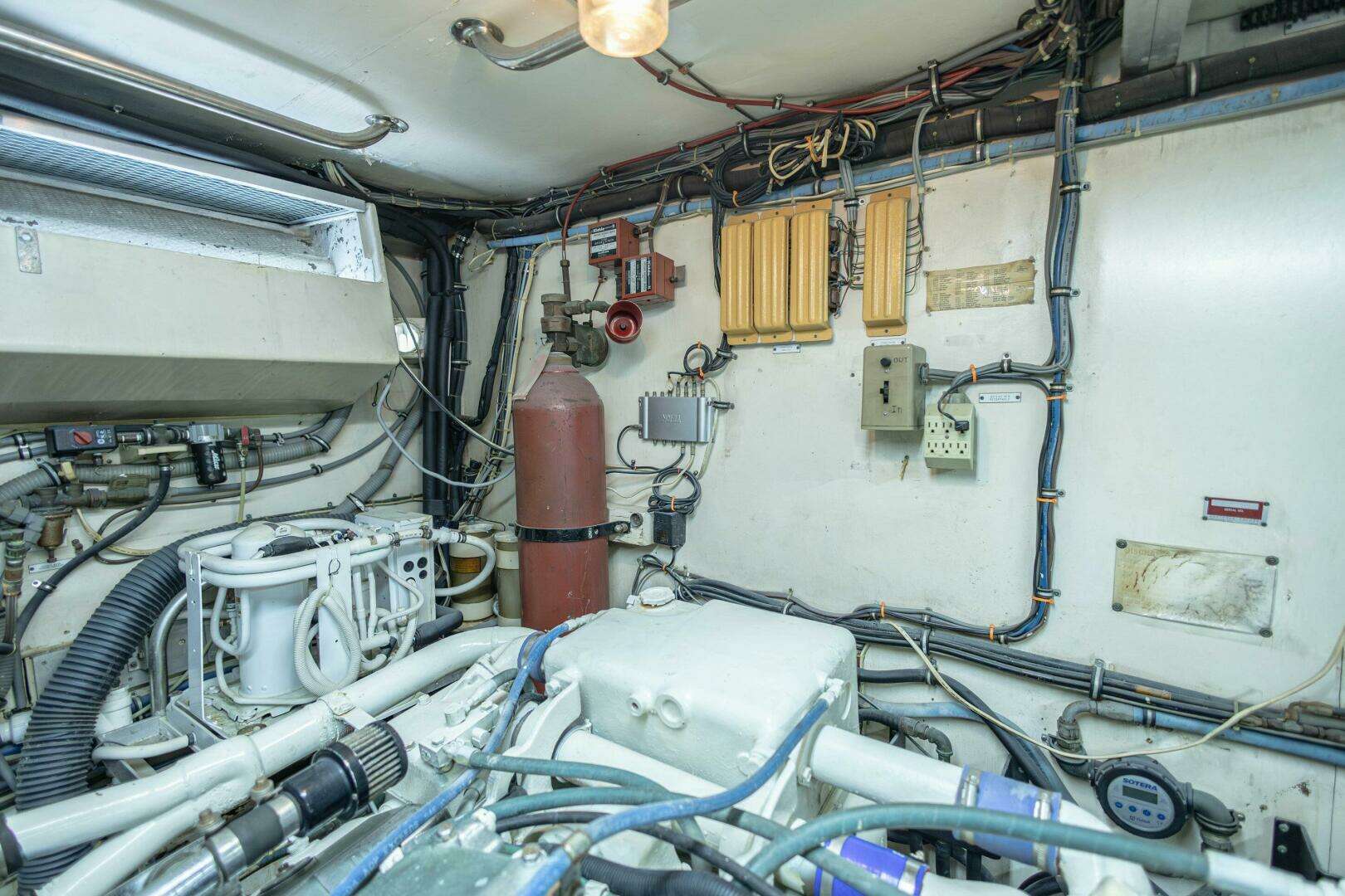 1989 Hatteras Cockpit Motor Yacht - Image 51