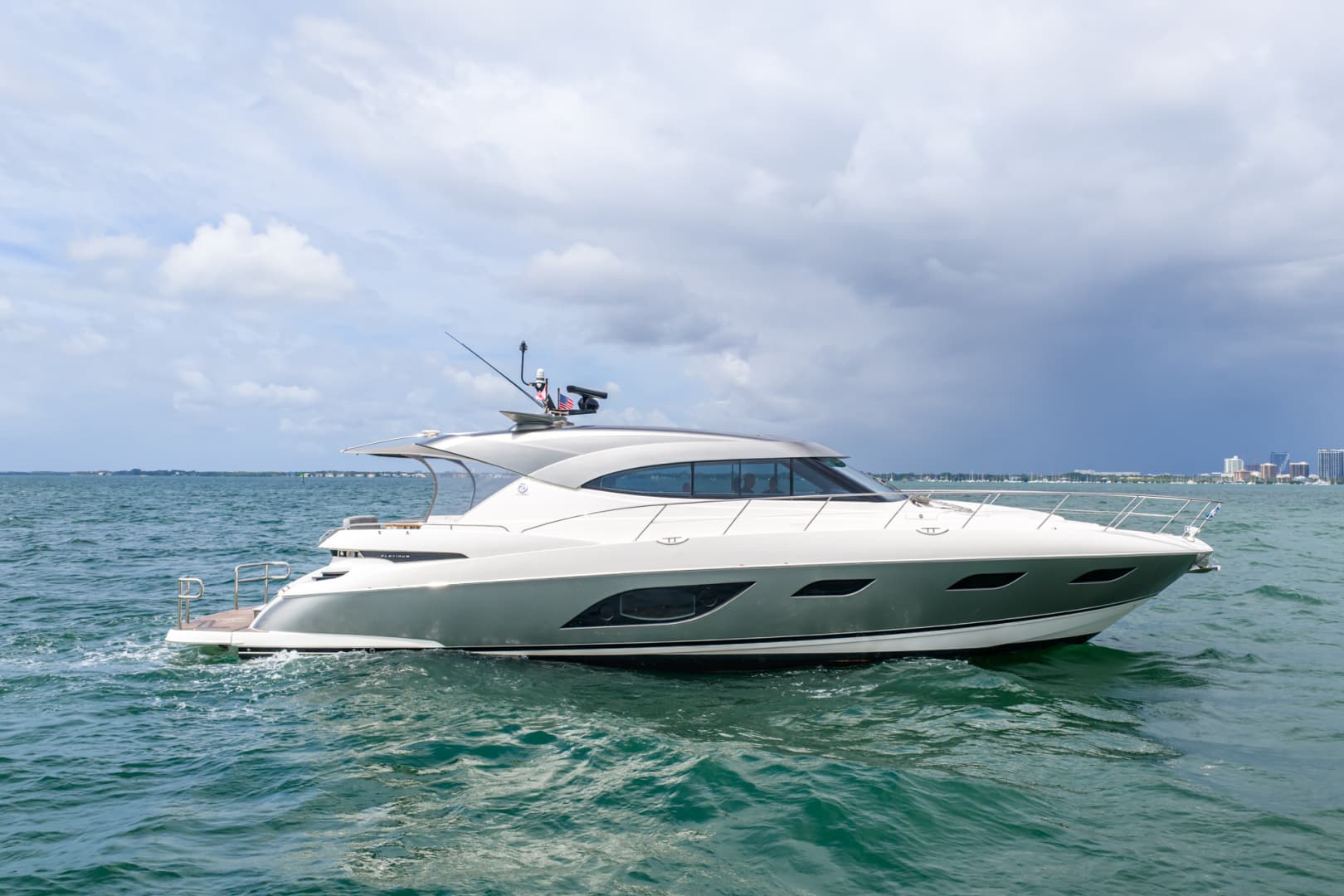 2024 Riviera 6000 SPORT YACHT - Image 8