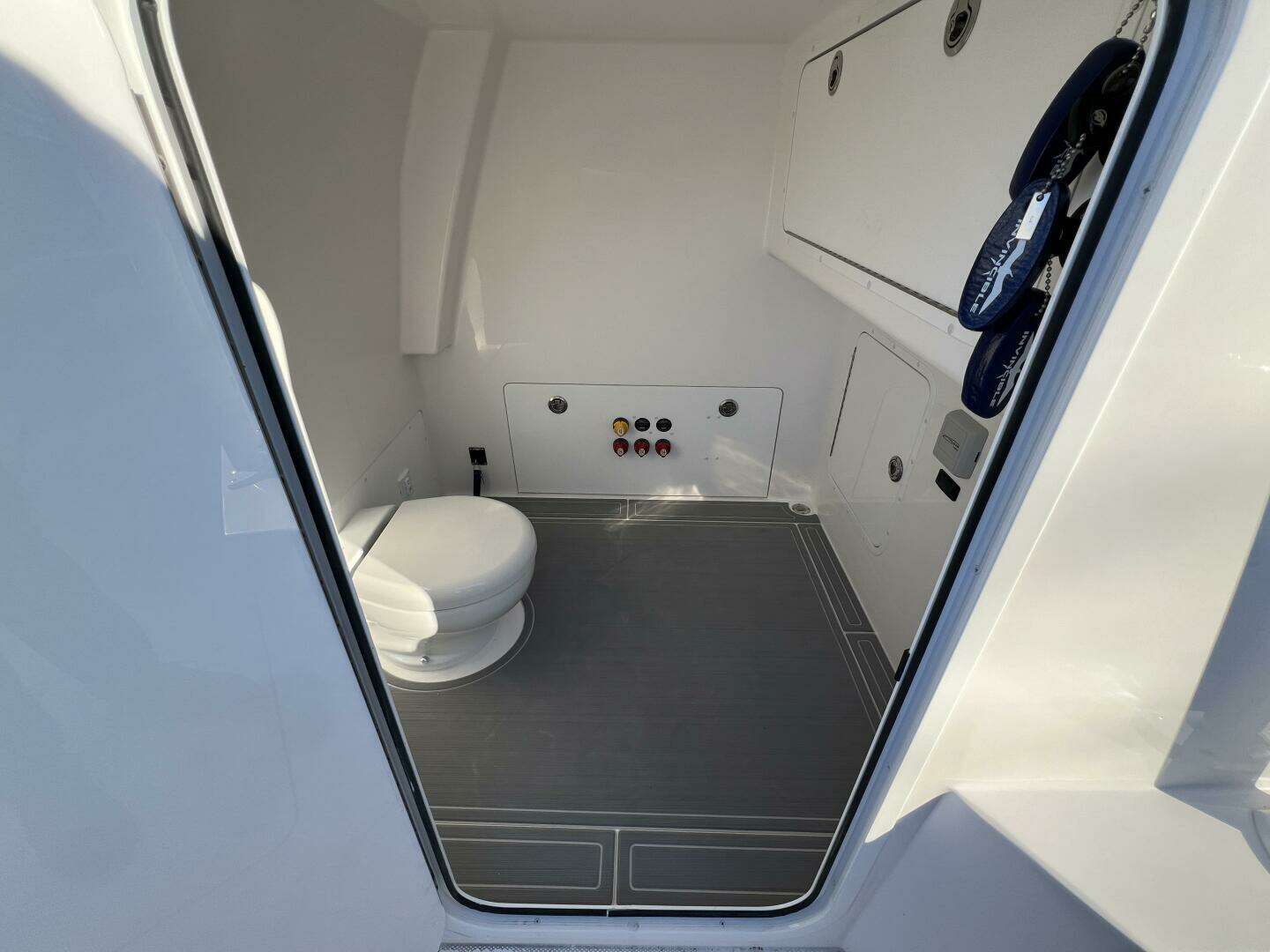 2026 Invincible 33 Catamaran - Image 10