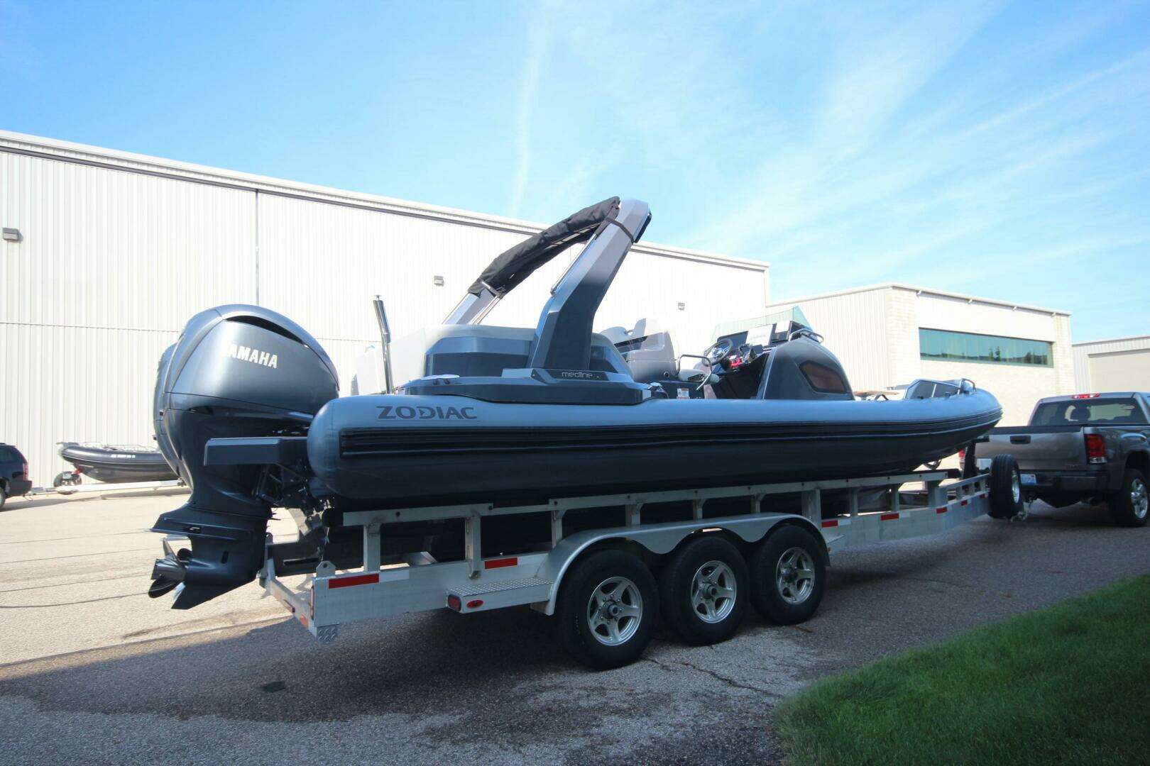 2024 Zodiac Medline 9 NEO - Image 3