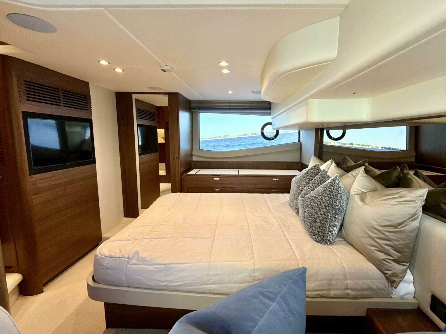 2026 Princess F50 - Image 30