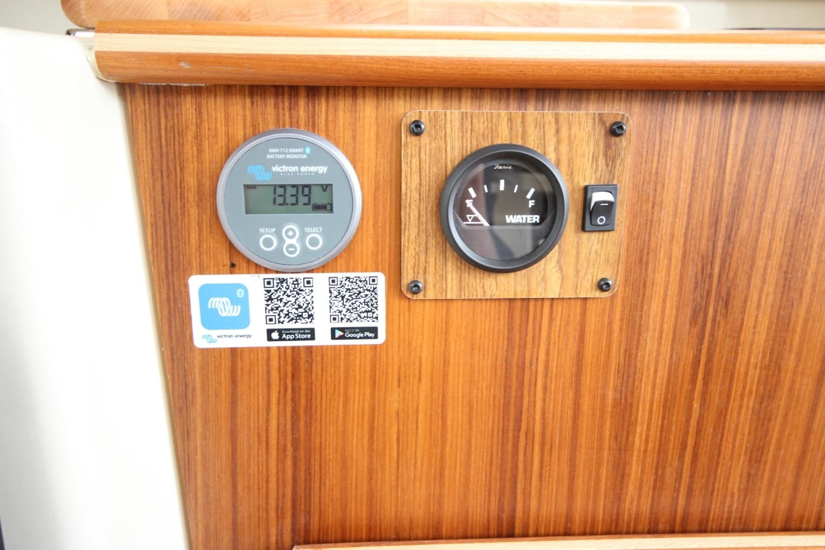 2025 Ranger Tugs R-25 w/Custom Trailer - Image 30
