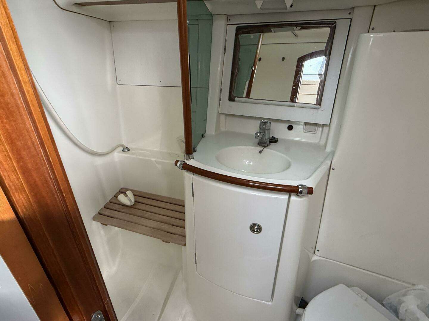 2000 Beneteau 361 - Image 18