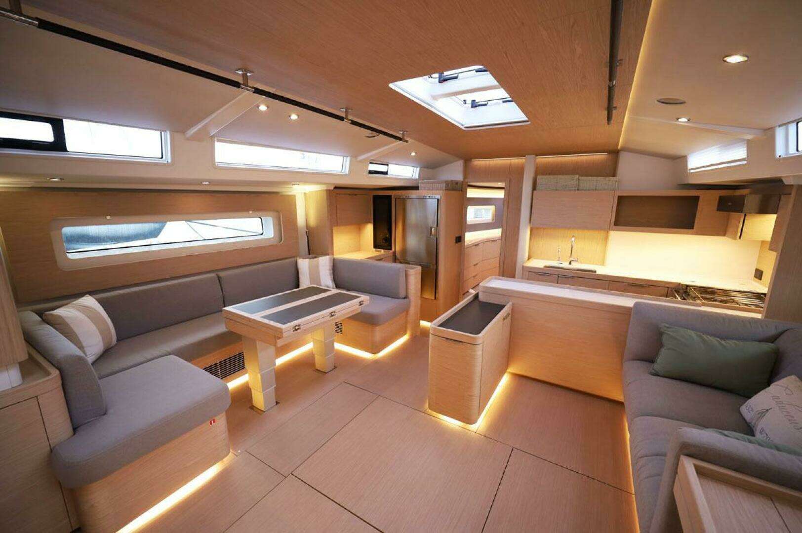 2023 Beneteau Oceanis 60 - Image 28