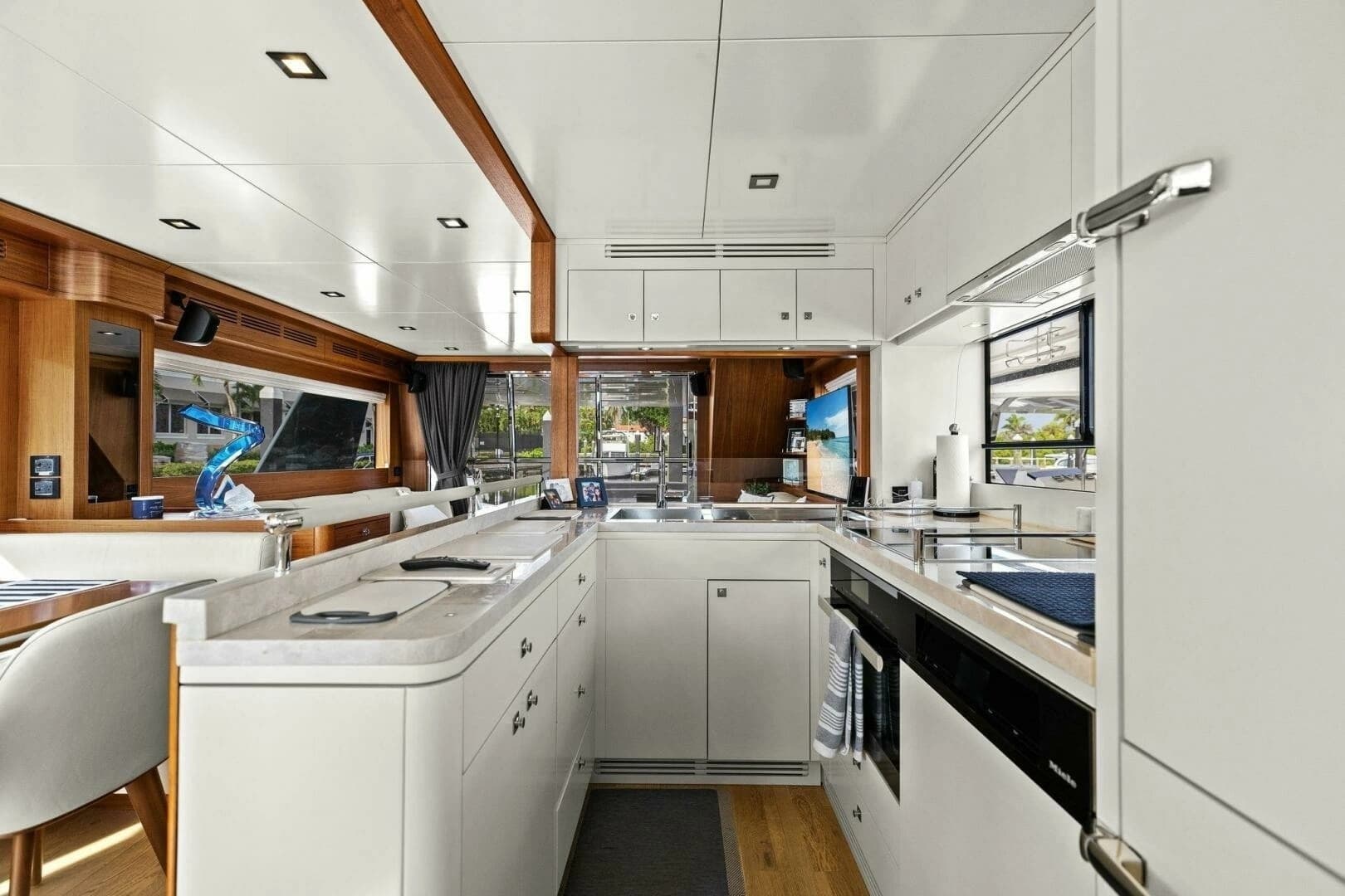 2021 Sirena 64-MY - Image 12