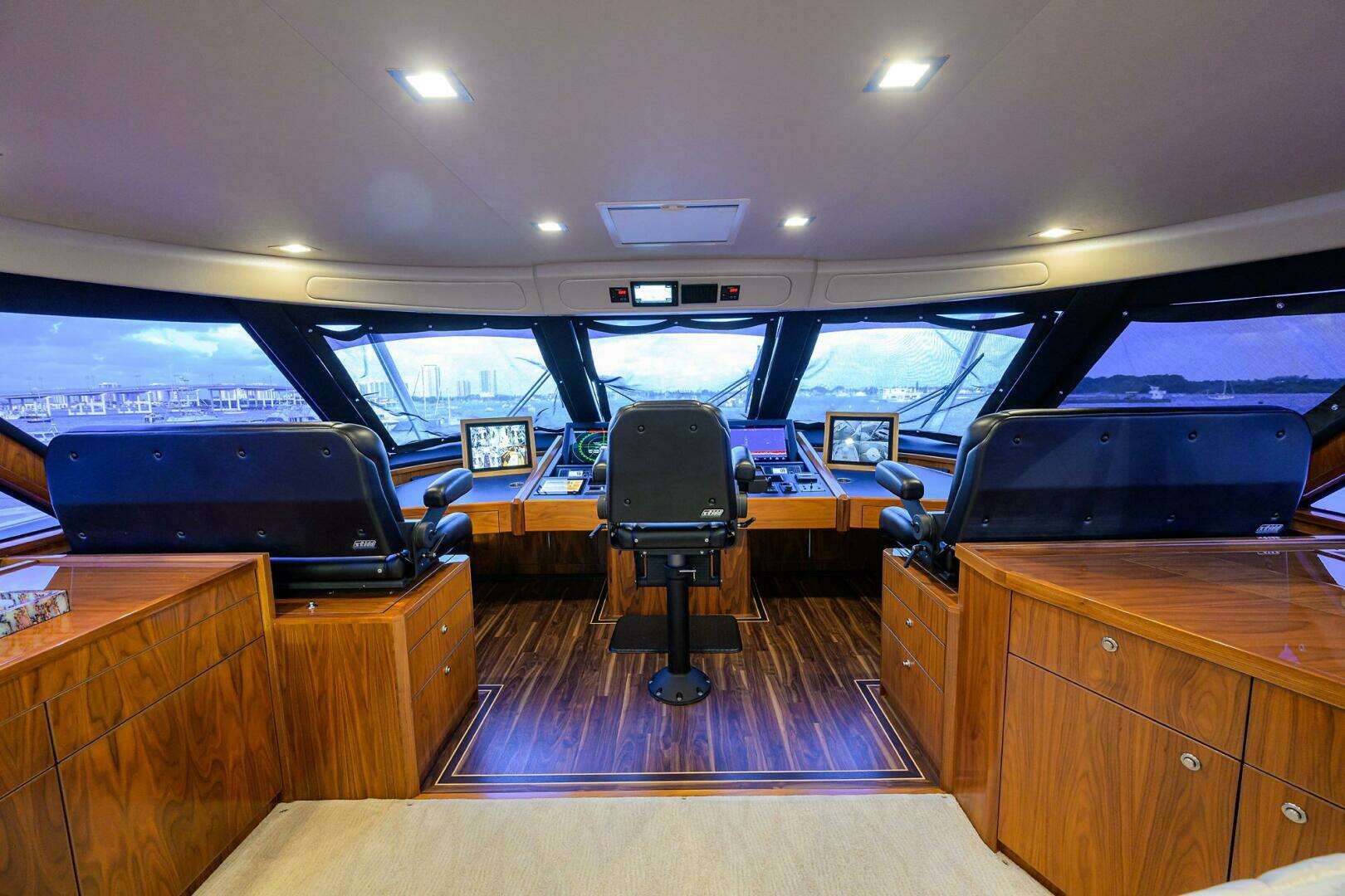 2020 Viking 92 Enclosed Bridge - Image 40