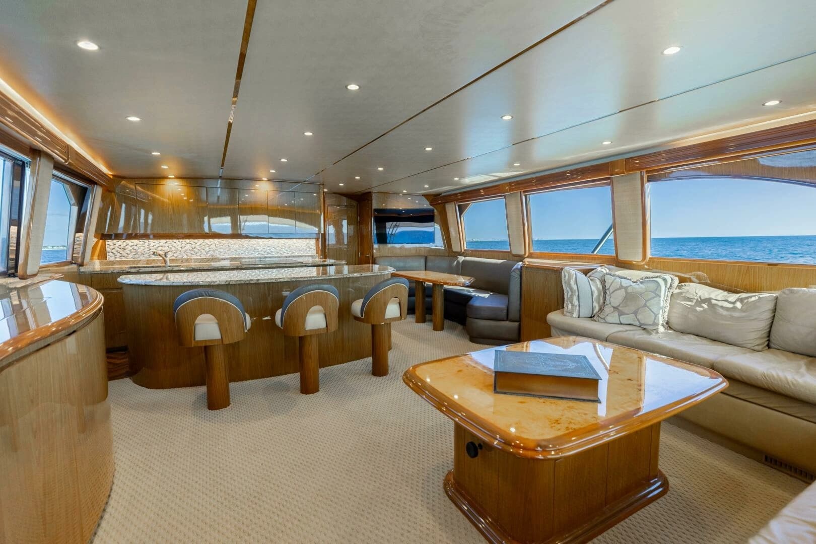2013 Viking 76 Convertible - Image 6