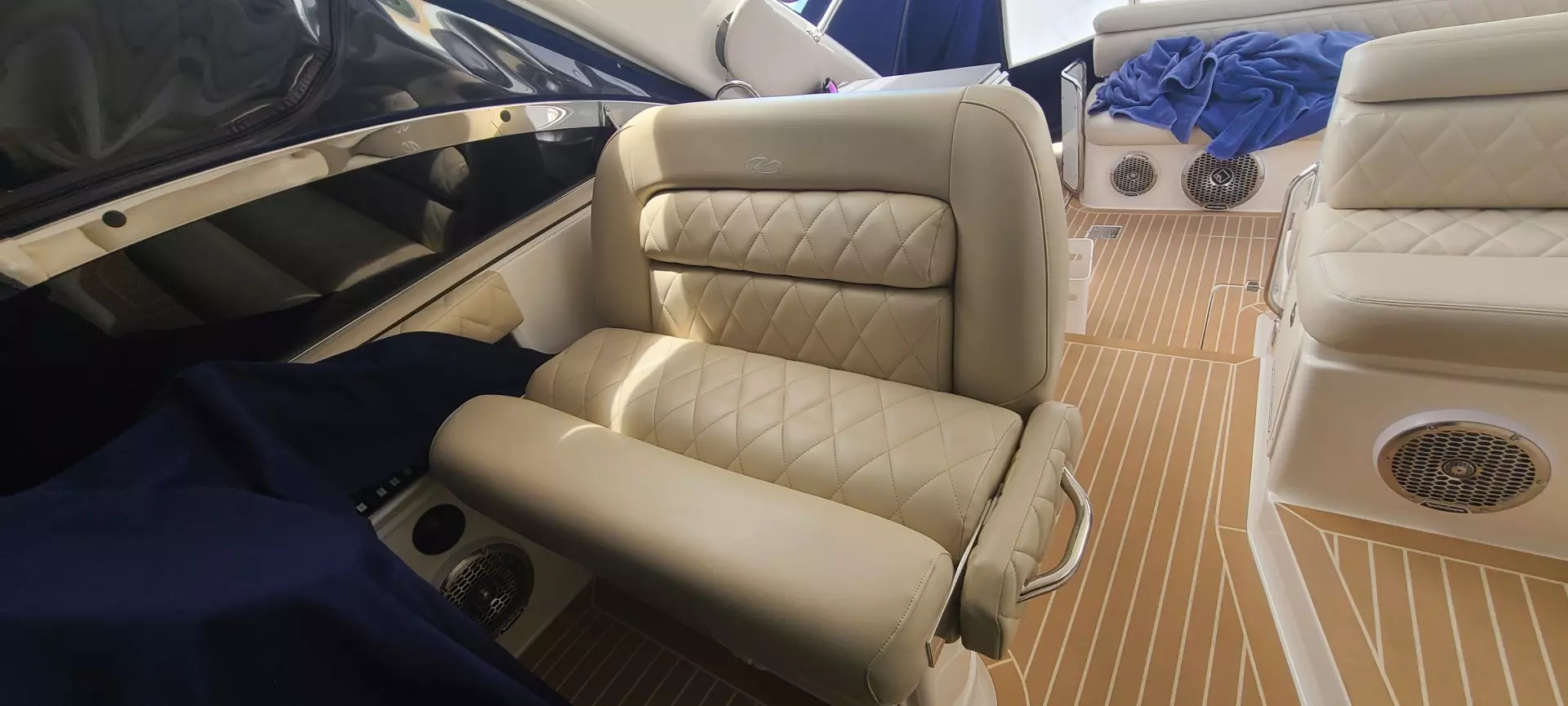 2007 Regal 4460 Commodore - Image 20