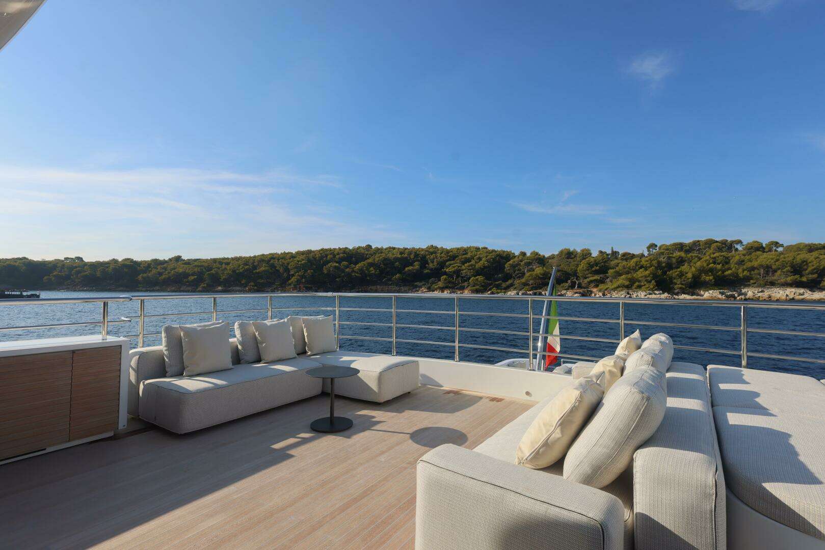 2023 Canados Expedition Yacht - Image 11