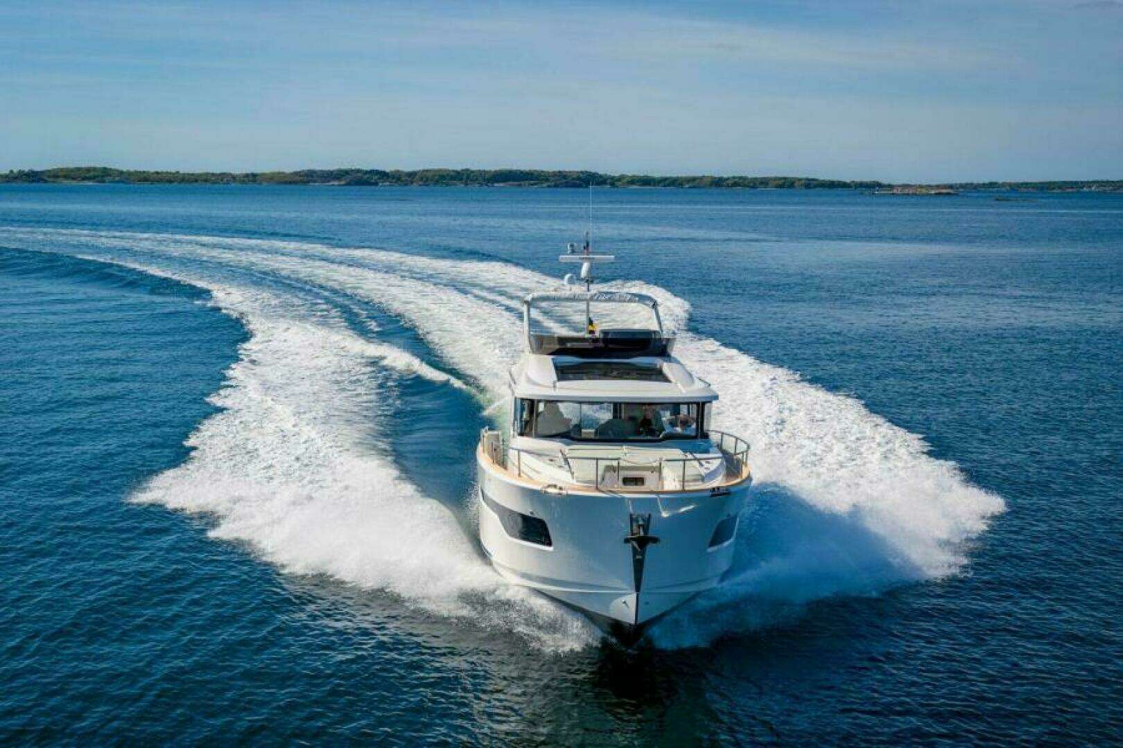 2027 Nimbus 495 Flybridge - Image 4