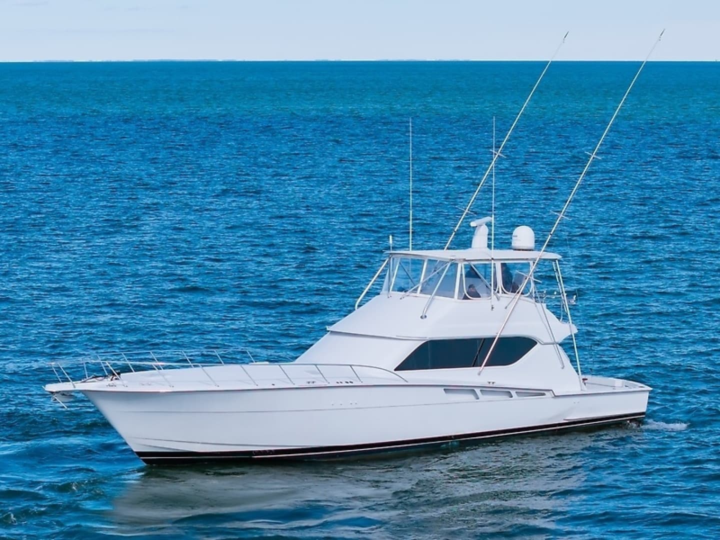 2001 Hatteras 60 Convertible - Image 10