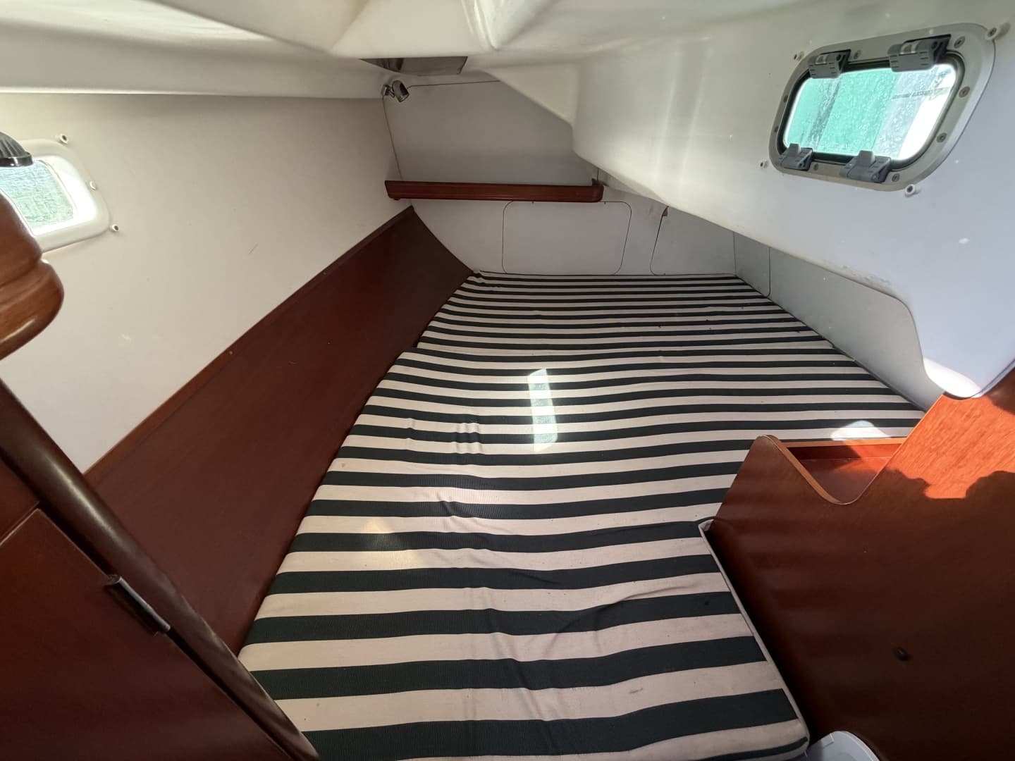 2003 Beneteau 331 - Image 5