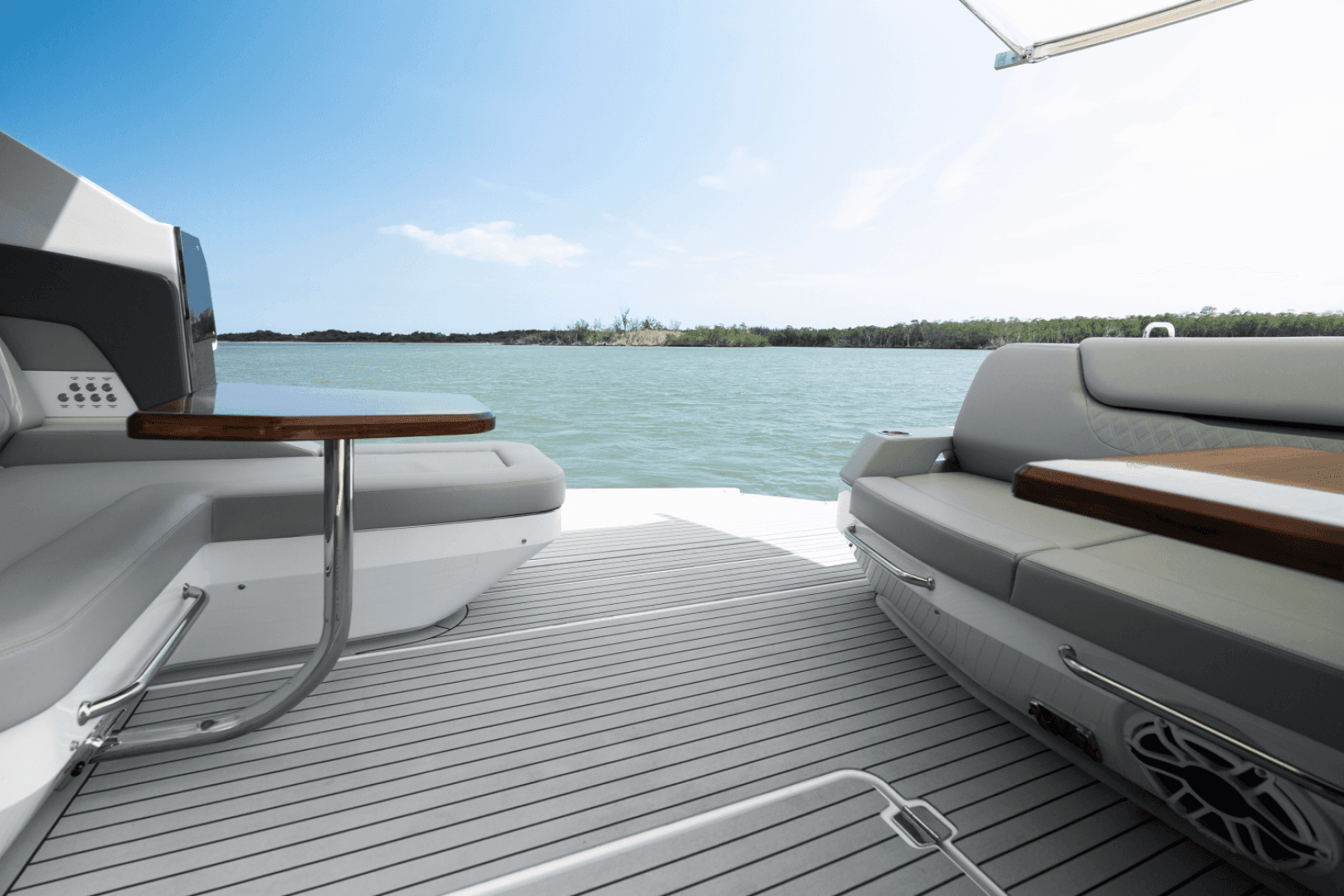2026 Cruisers Yachts 50GLS OB - Image 76