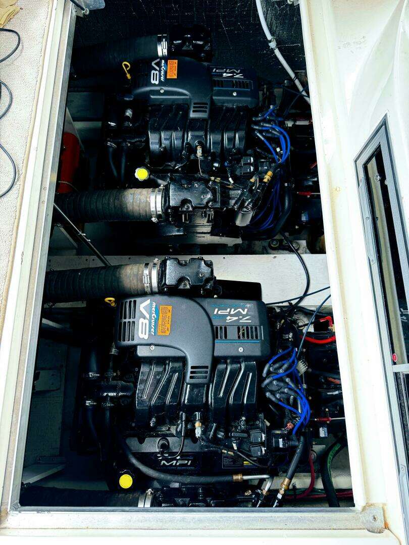 1998 Cruisers Yachts 3575 Esprit - Image 38