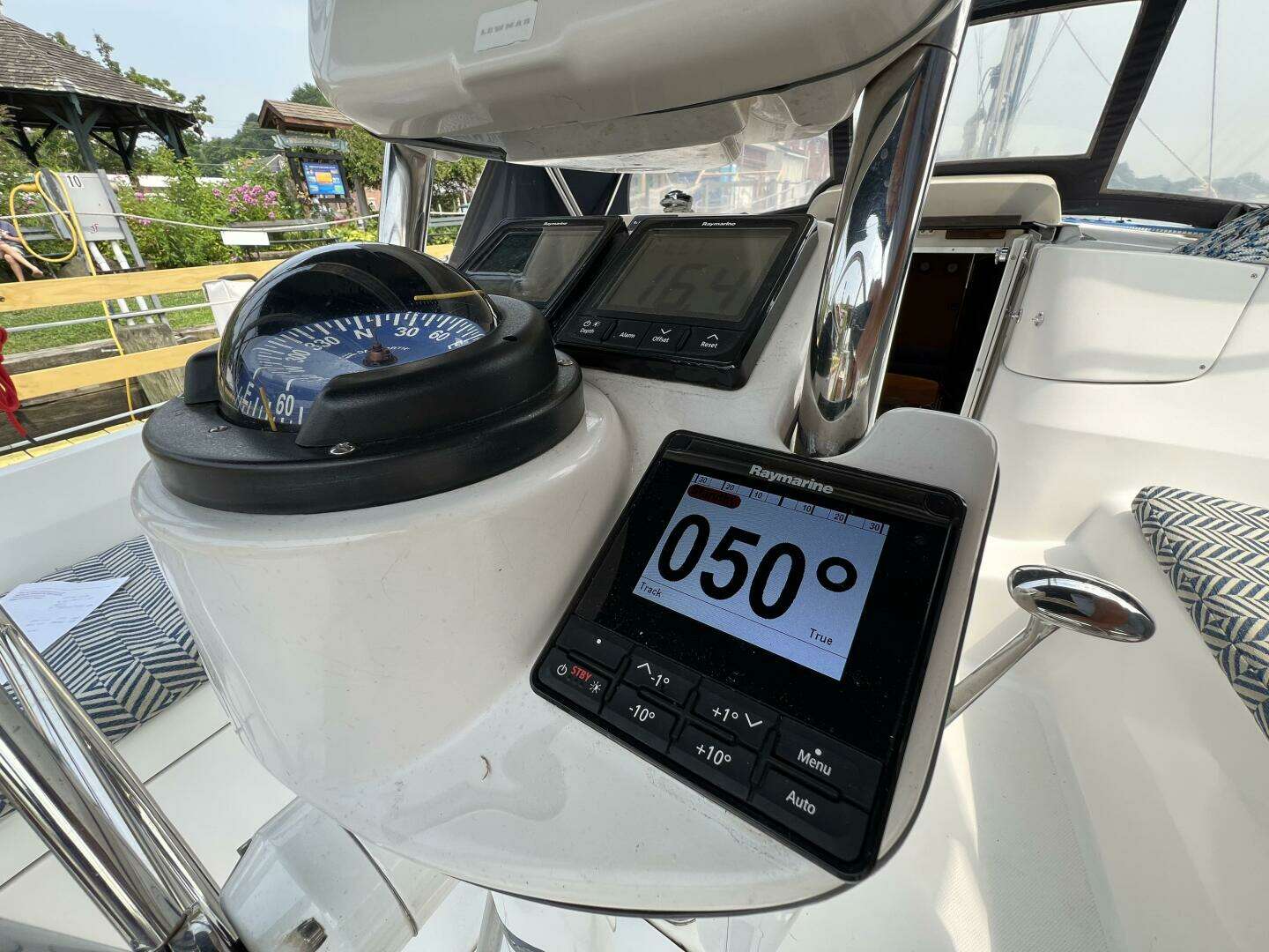 2004 Hunter 41 - Image 56