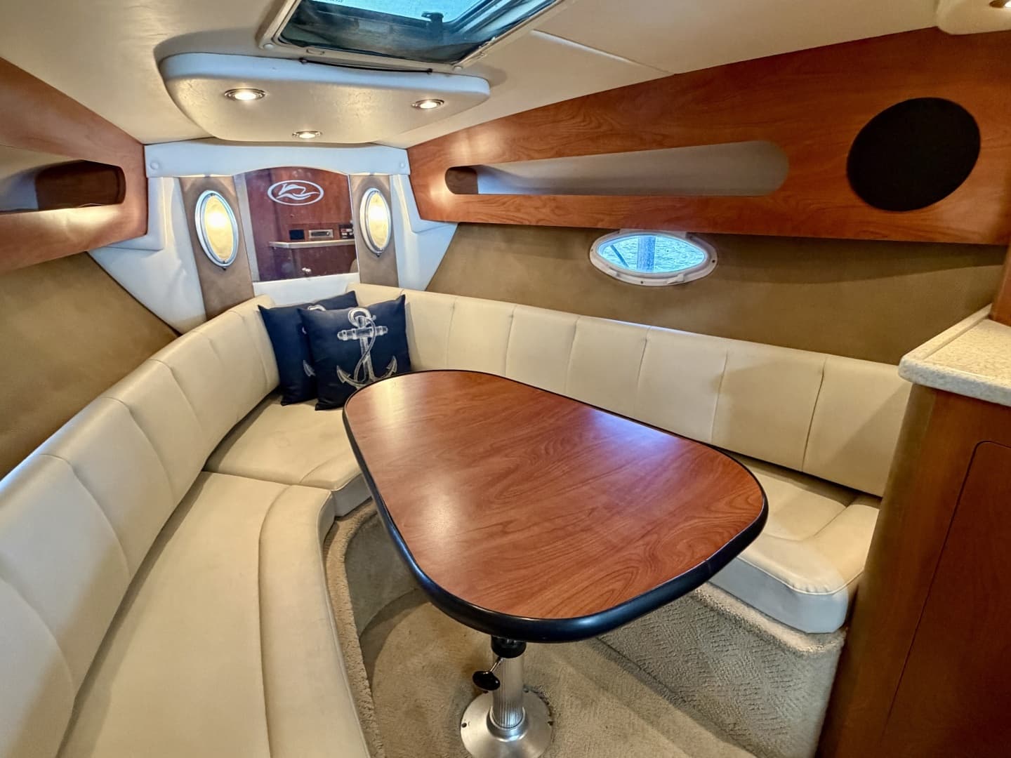 2008 Rinker 280 Express Cruiser - Image 52