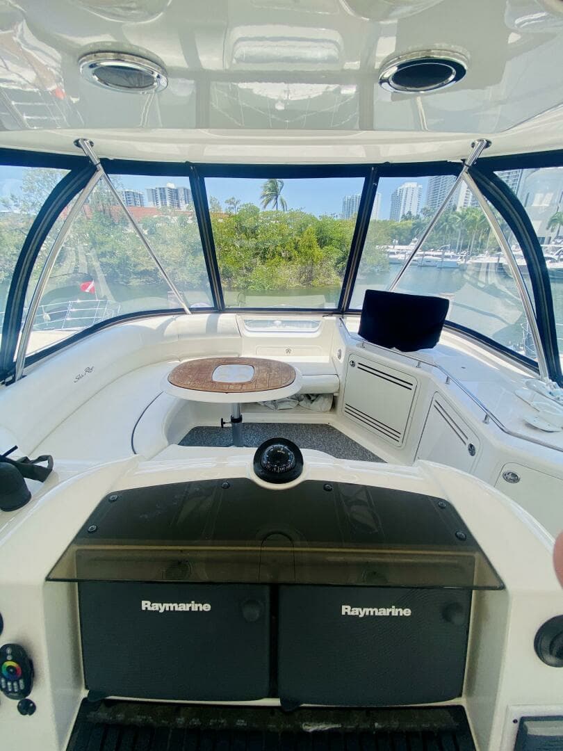 2006 Sea Ray 58 Sedan Bridge - Image 18