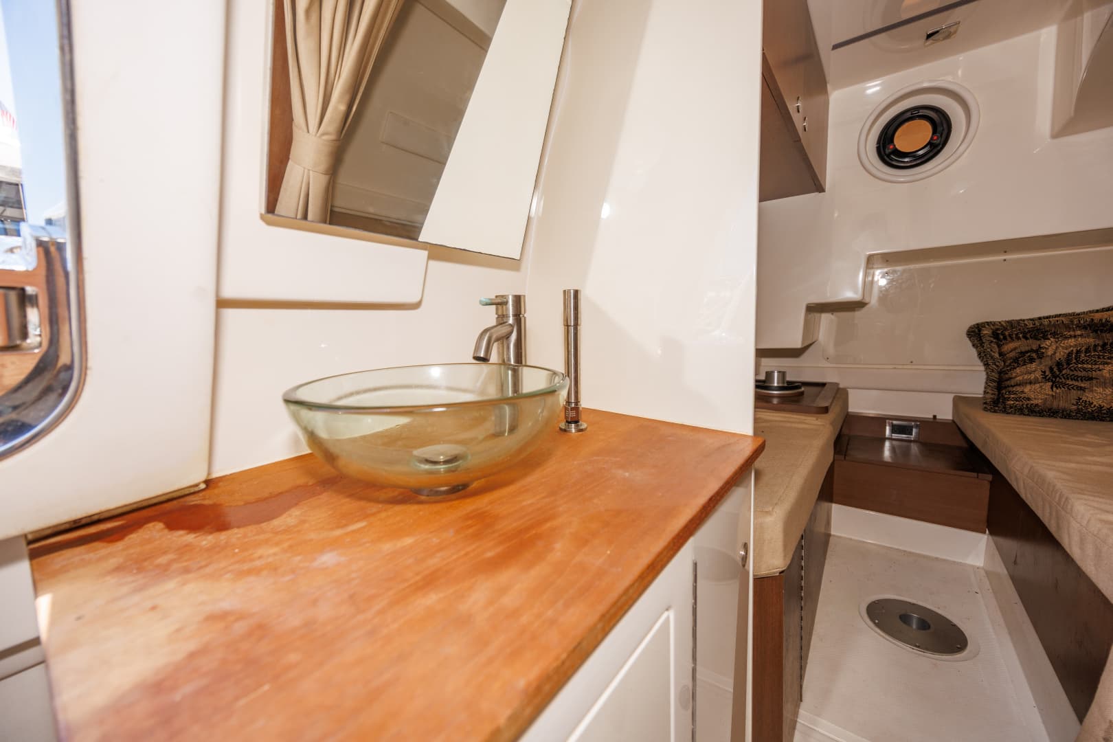 2017 Sea Ray L650 Fly - Image 52