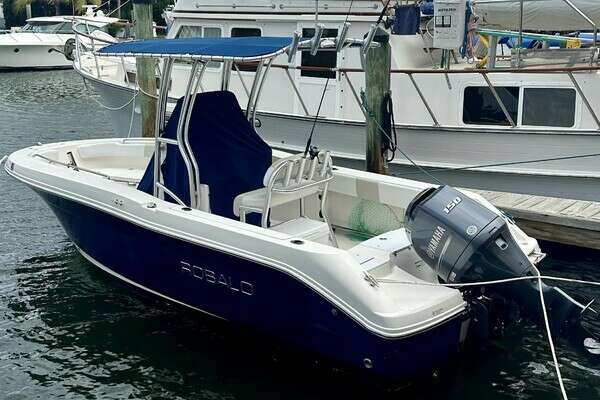 2015 Robalo R200