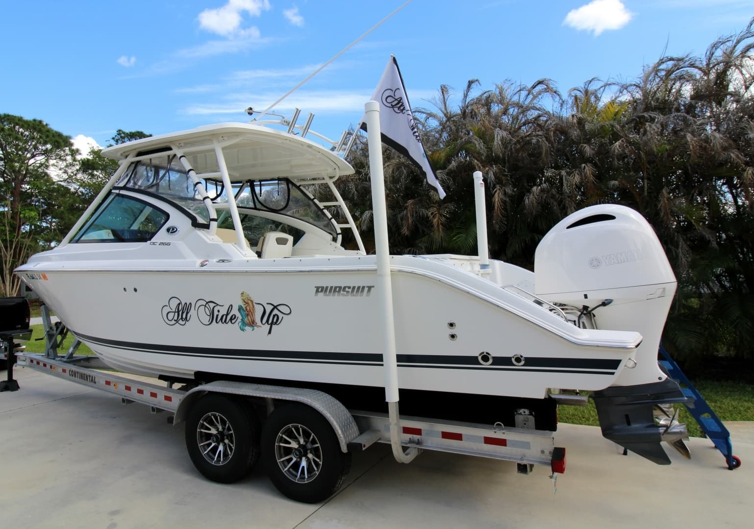 2019 Pursuit DC 266 - Image 3