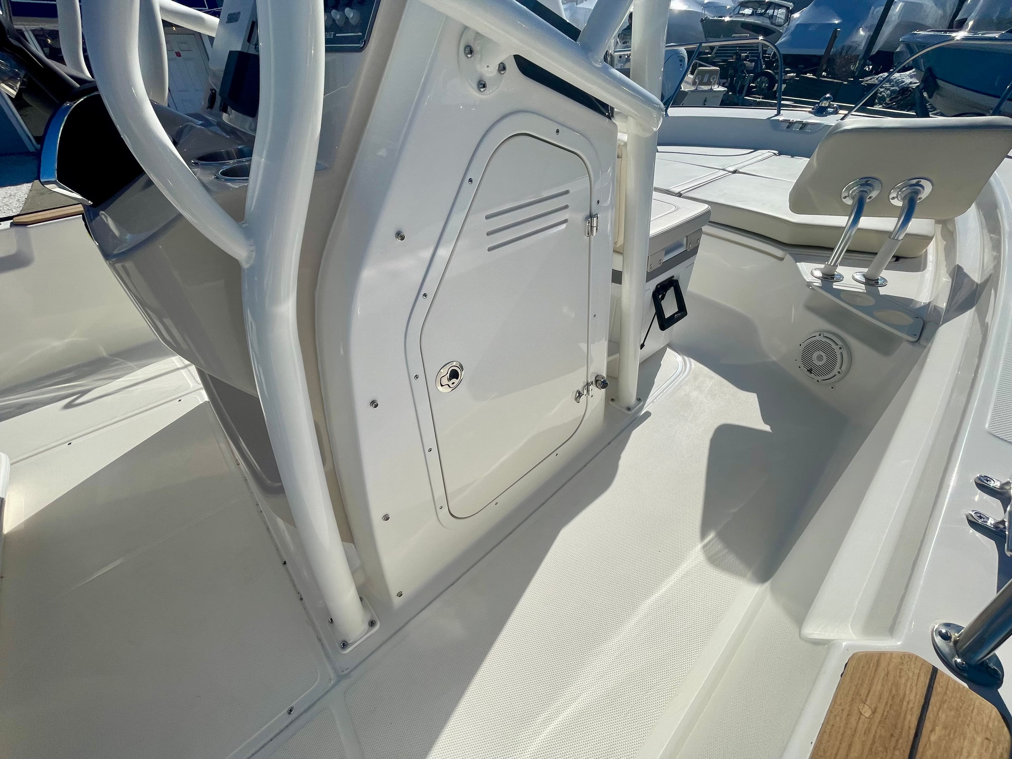 2026 Boston Whaler 210 Montauk - 14