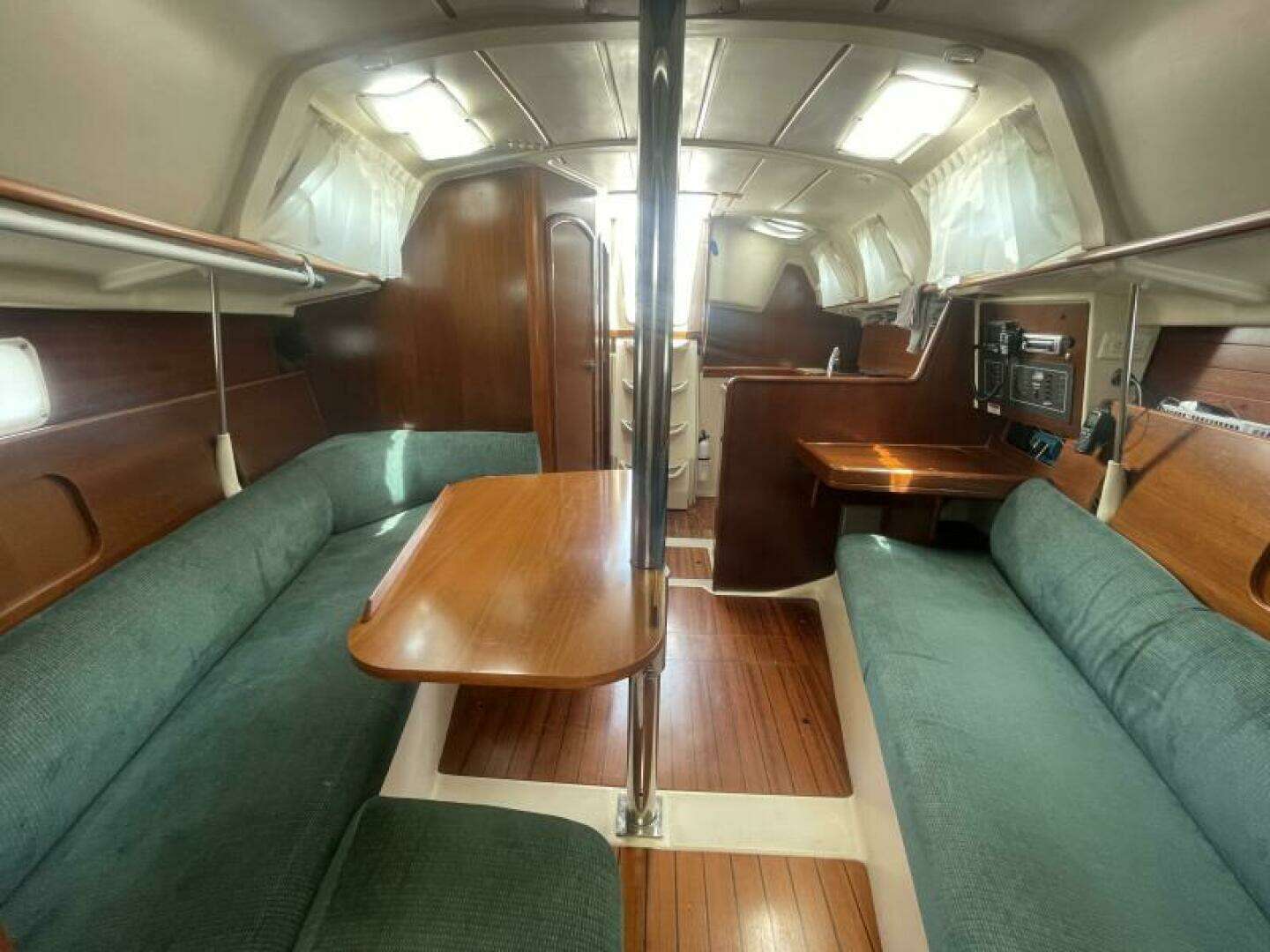 1999 Beneteau Oceanis 321 - Image 11