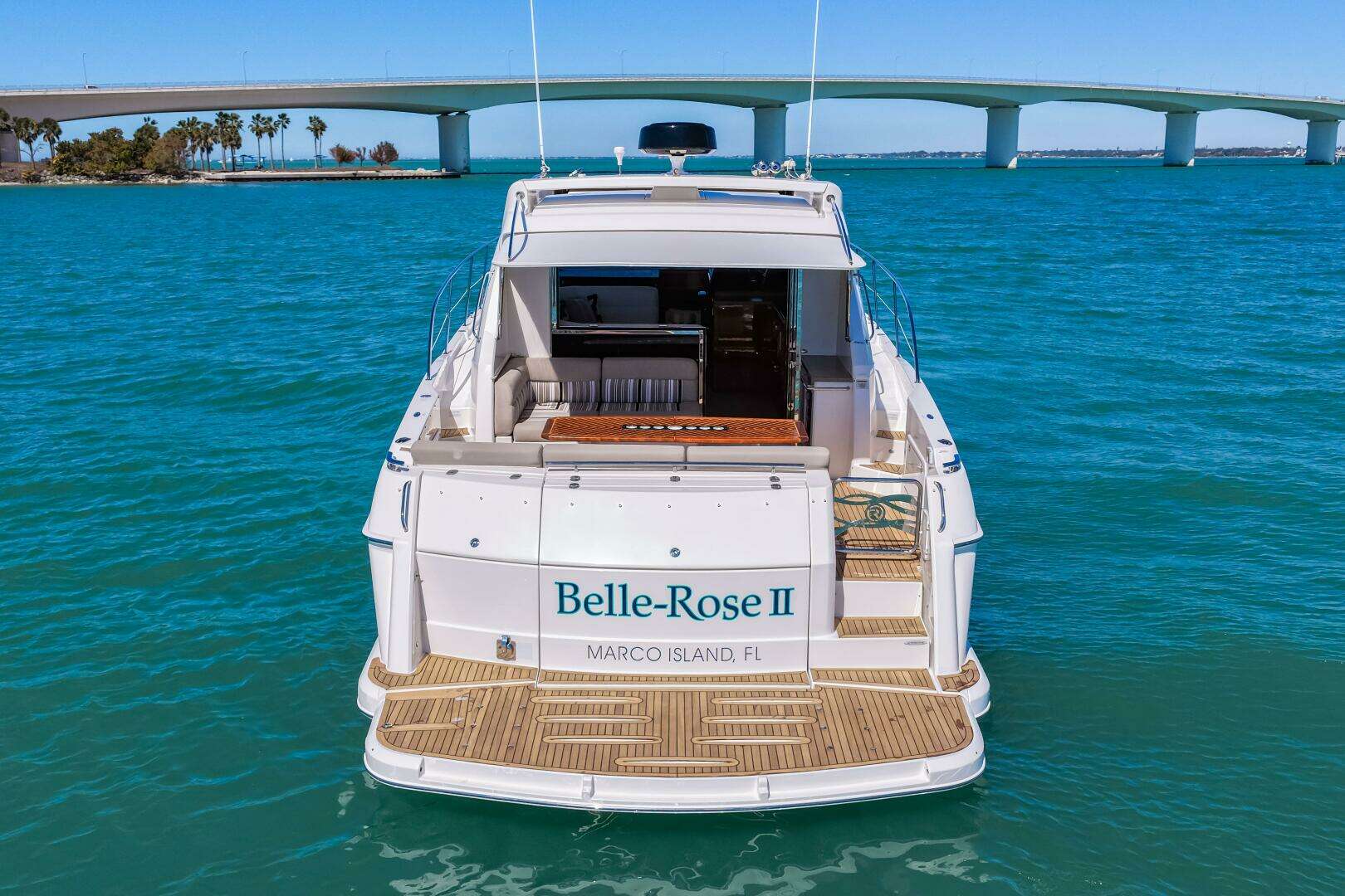 2016 Riviera 5000 Sport Yacht - Image 7