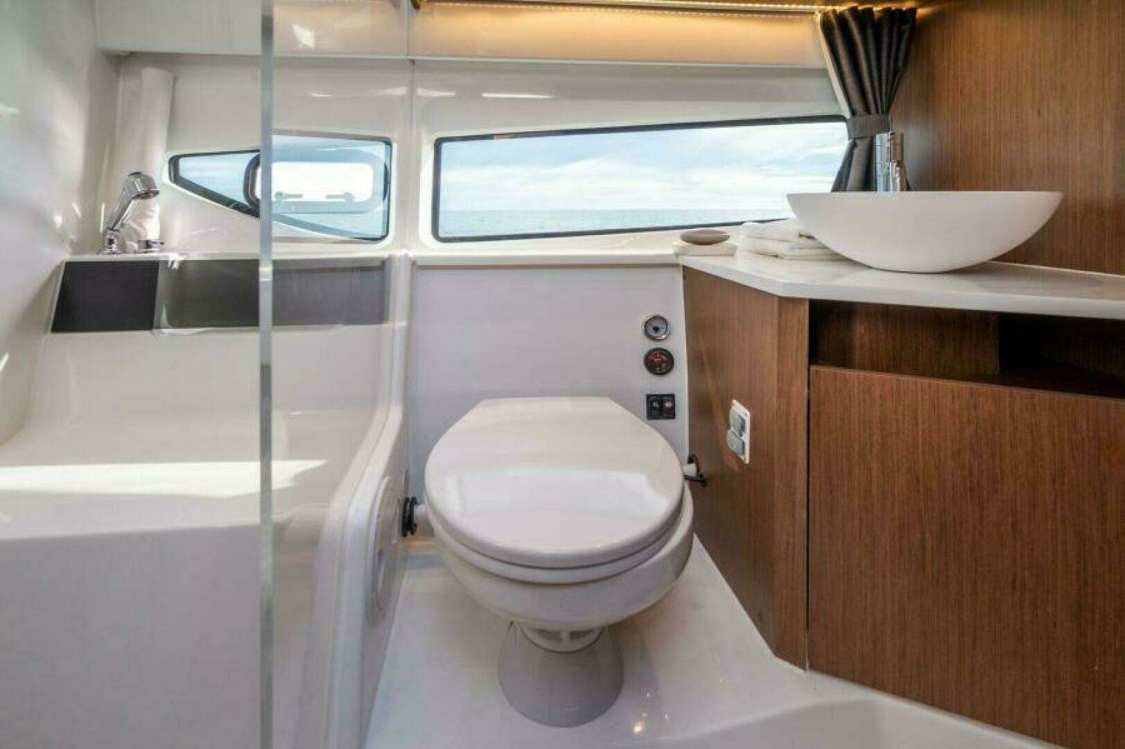 2026 Beneteau Antares 11 - Image 11