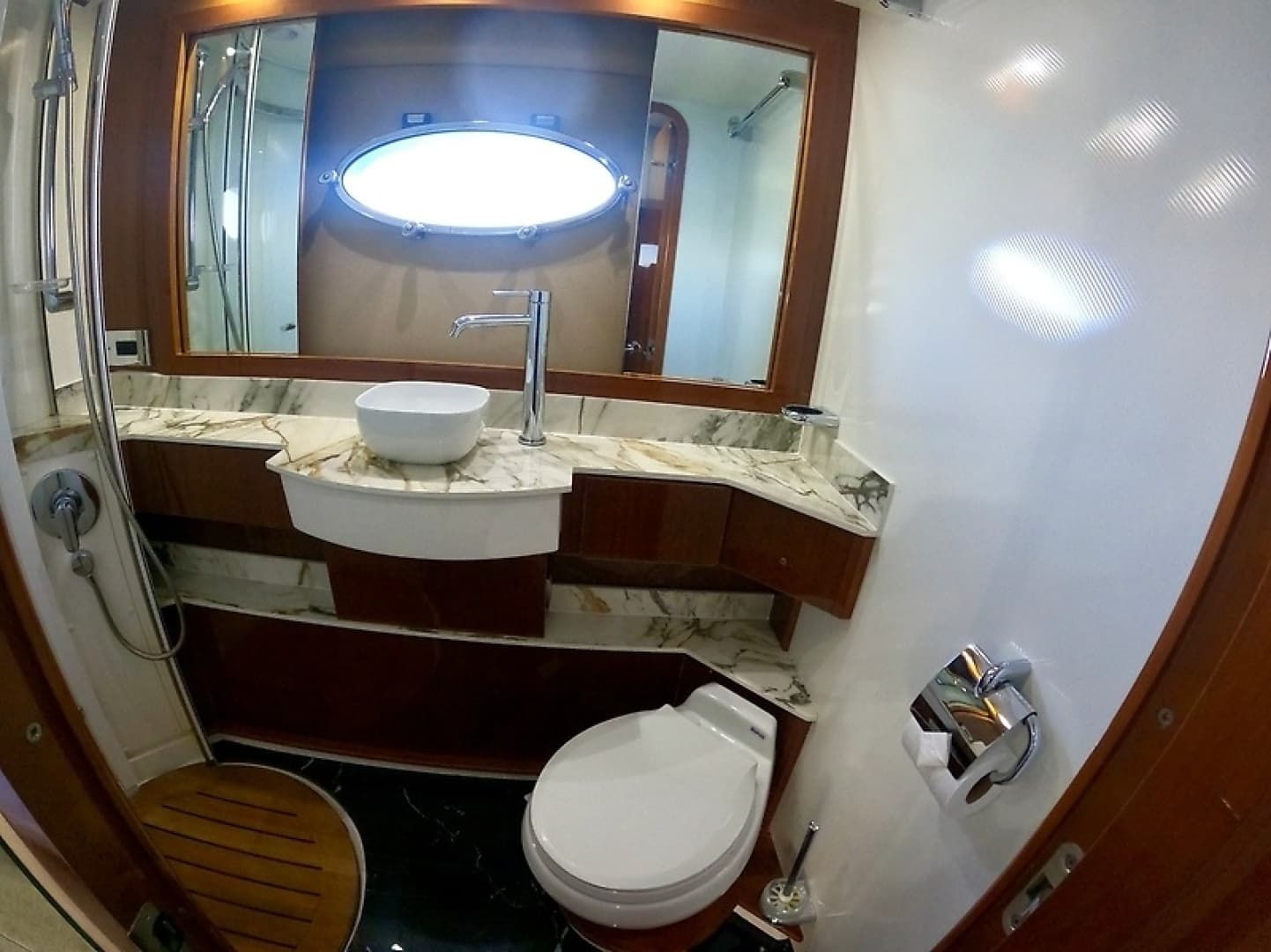 2009 Princess F54 flybridge - Image 49