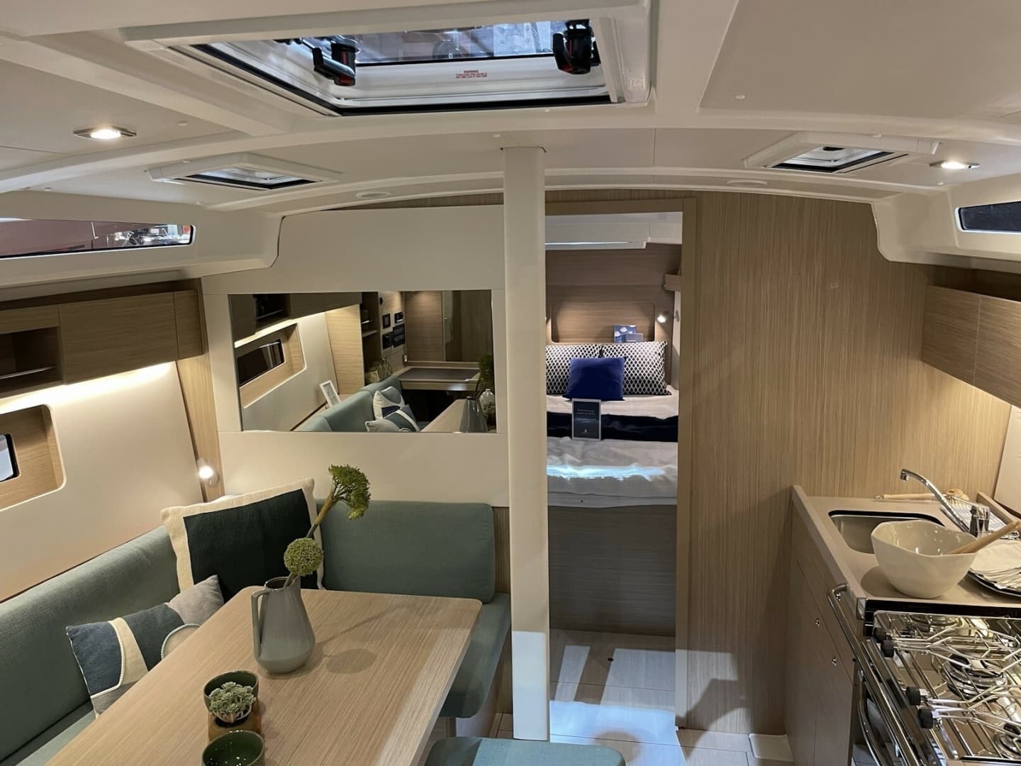2026 Beneteau Oceanis 37.1 - Image 11
