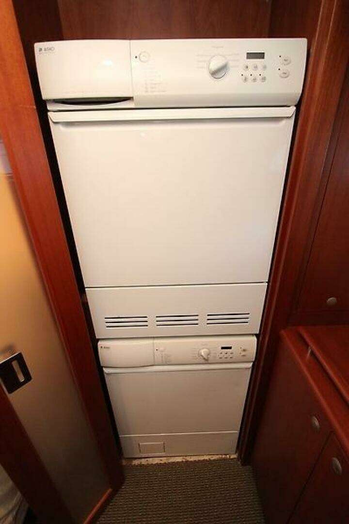 2006 Huckins 56 Linwood - Image 44