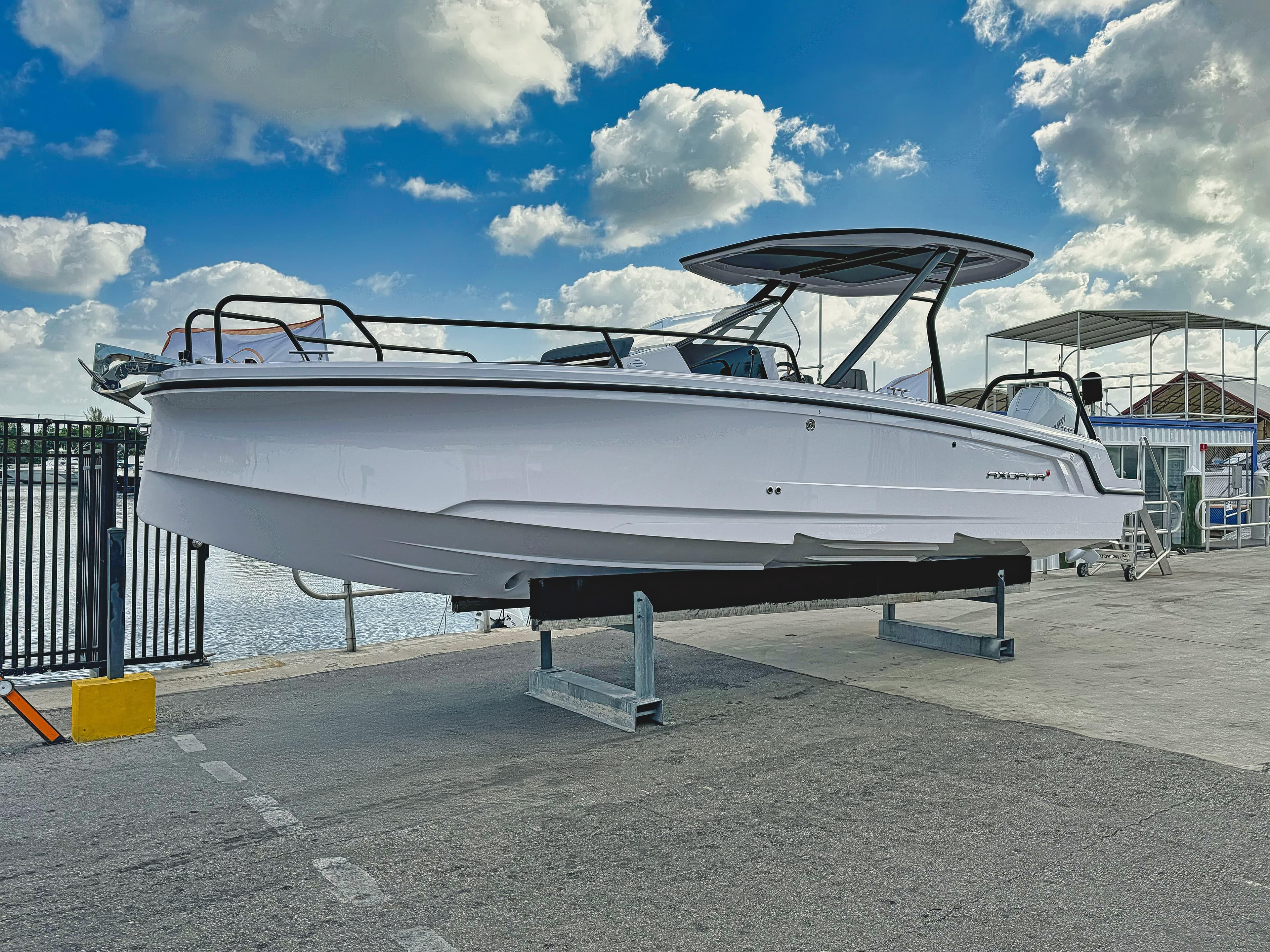 2025 Axopar 25 Cross Top