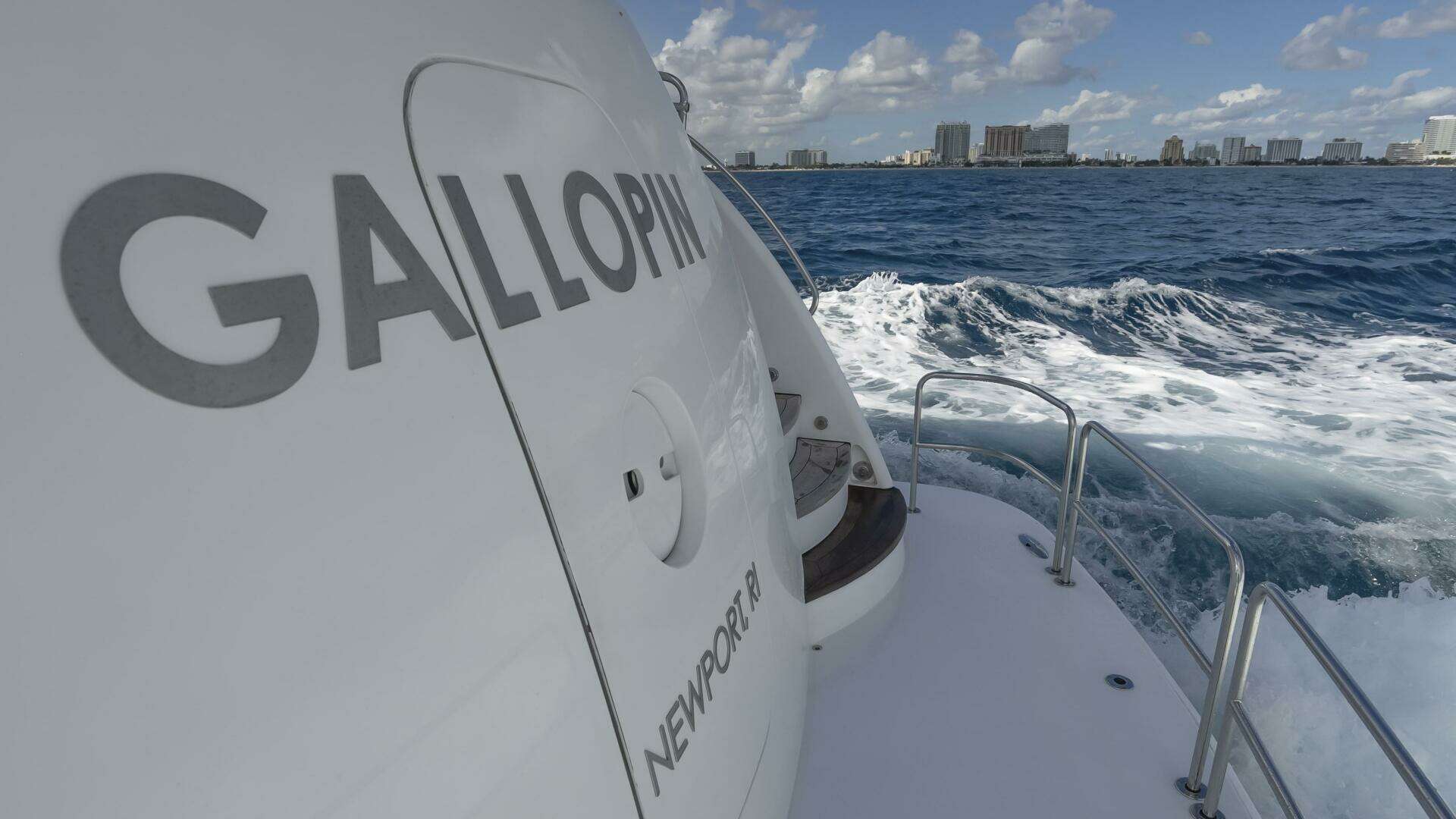 2007 Hatteras 80 - Image 12