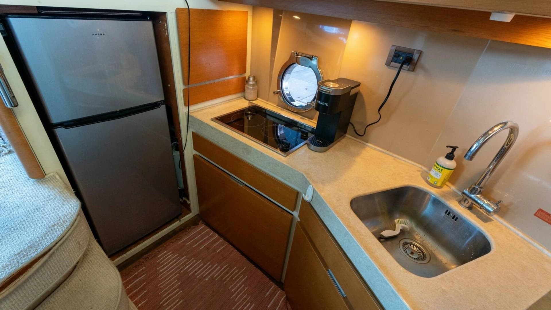 2013 Azimut 40 Flybridge - Image 17