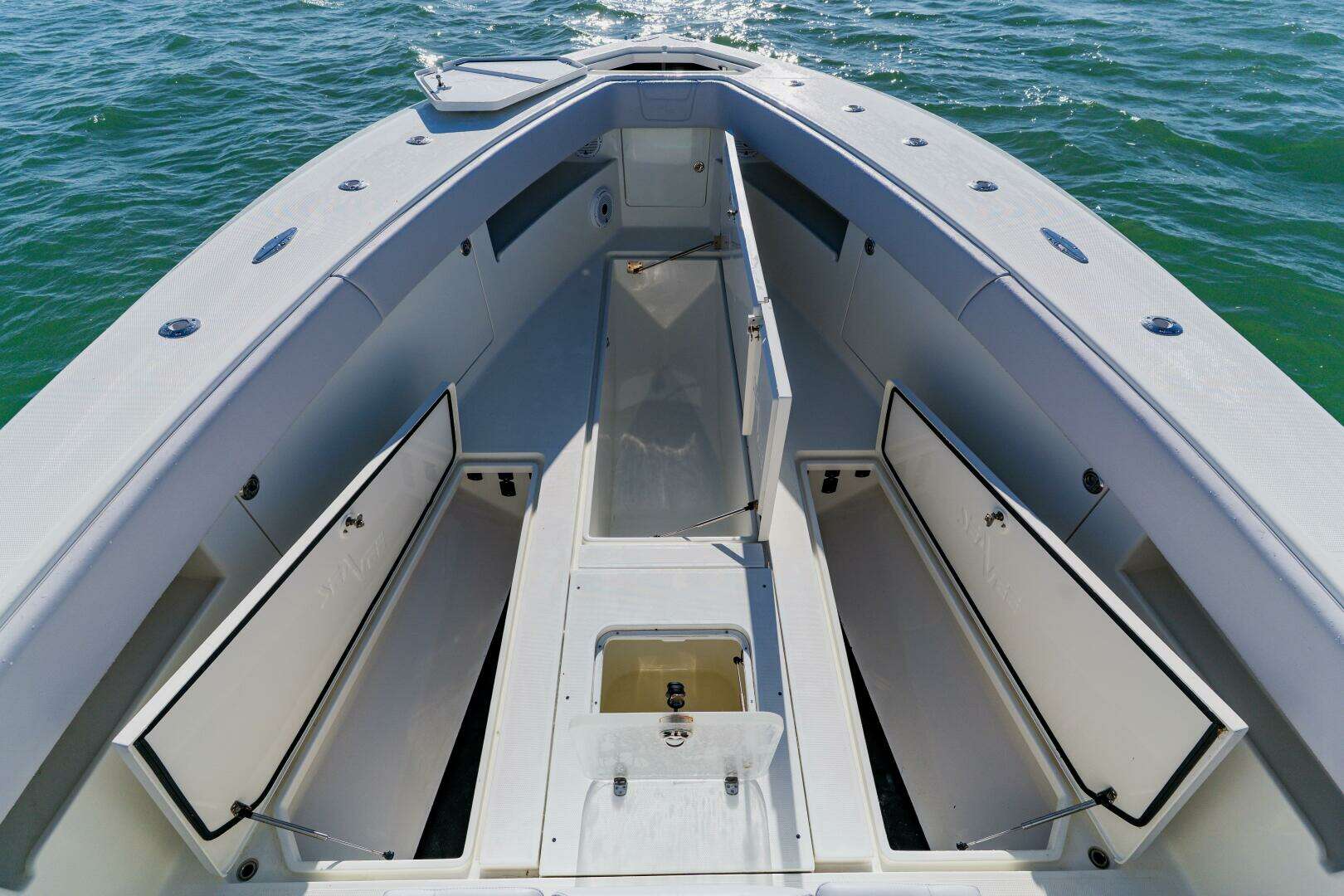 2012 SeaVee 390B - Image 10